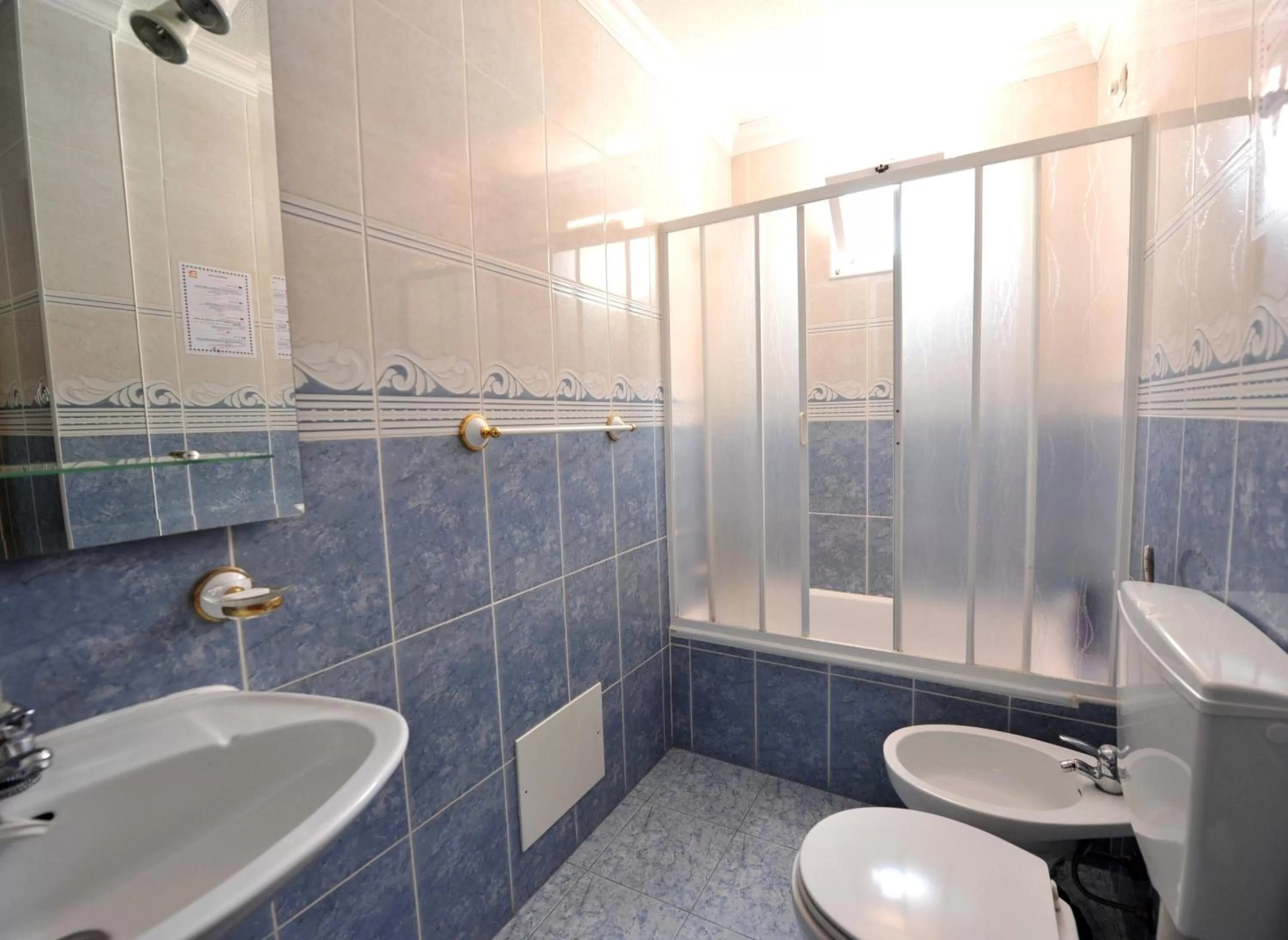 Bathroom in Hotel Aviz