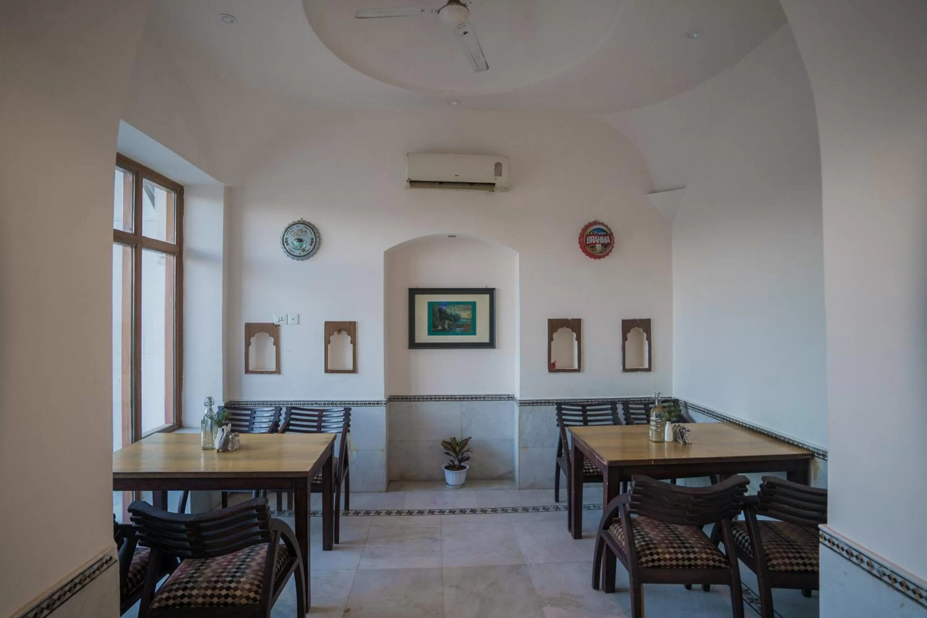 Restaurant/places to eat in Ganga Heritage By Howard