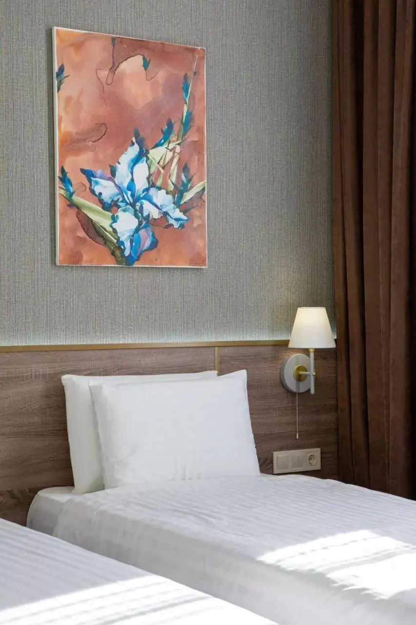 Twin Room with City View in Four Rooms City Twin Room with City View in Four Rooms City