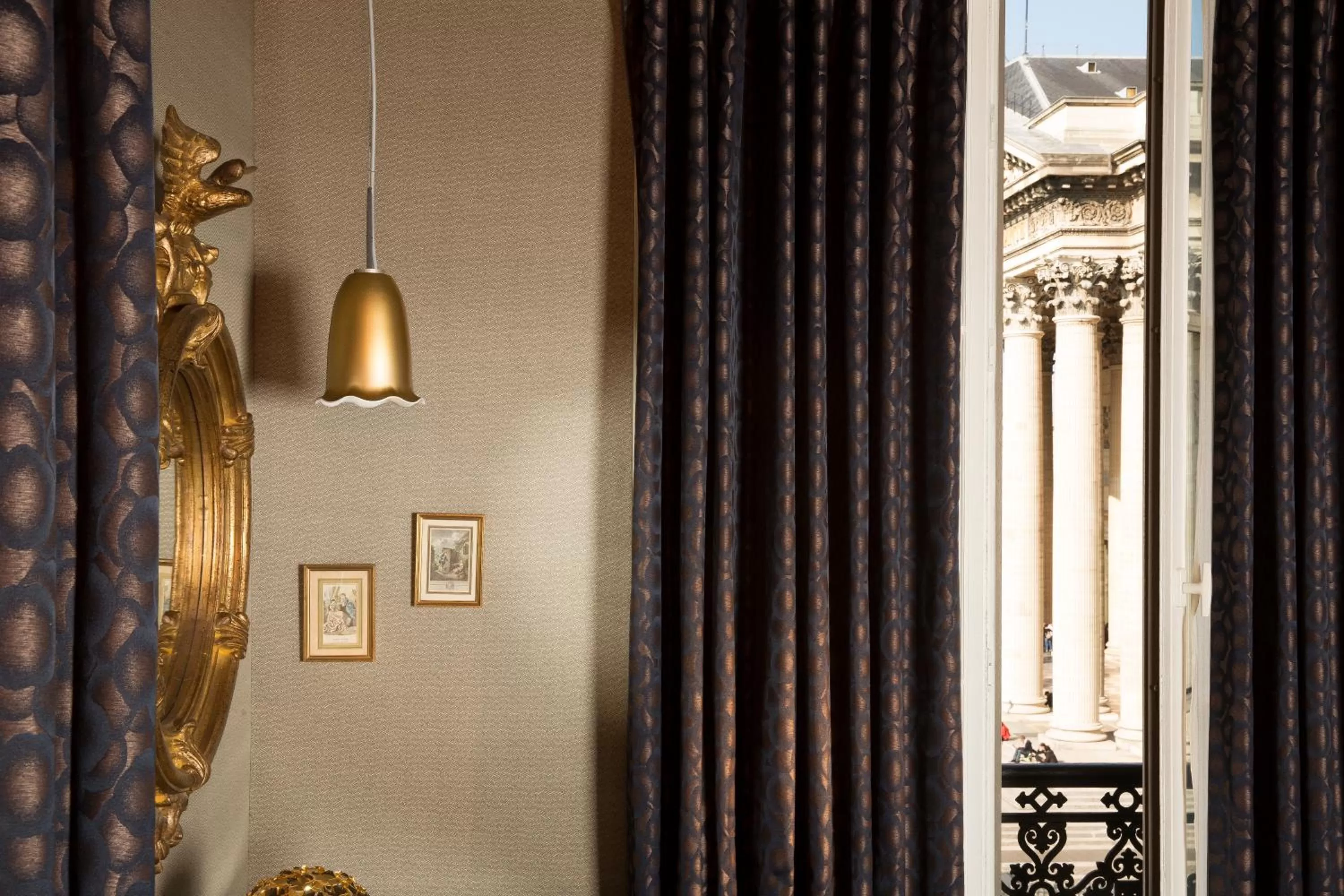 City view in Hôtel Les Dames du Panthéon