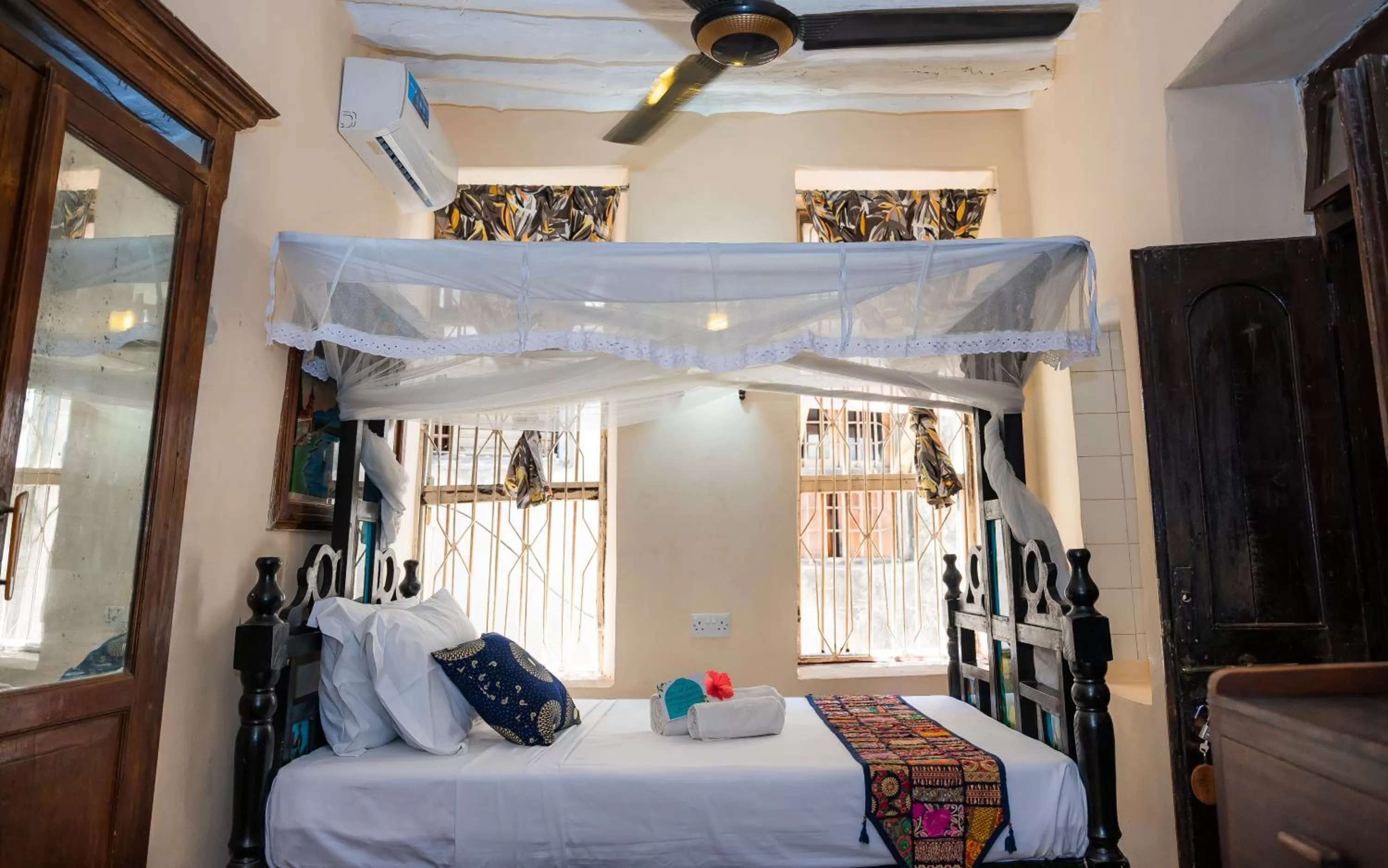 Photo of the whole room, Bed in Emerald Palm Boutique Hotel