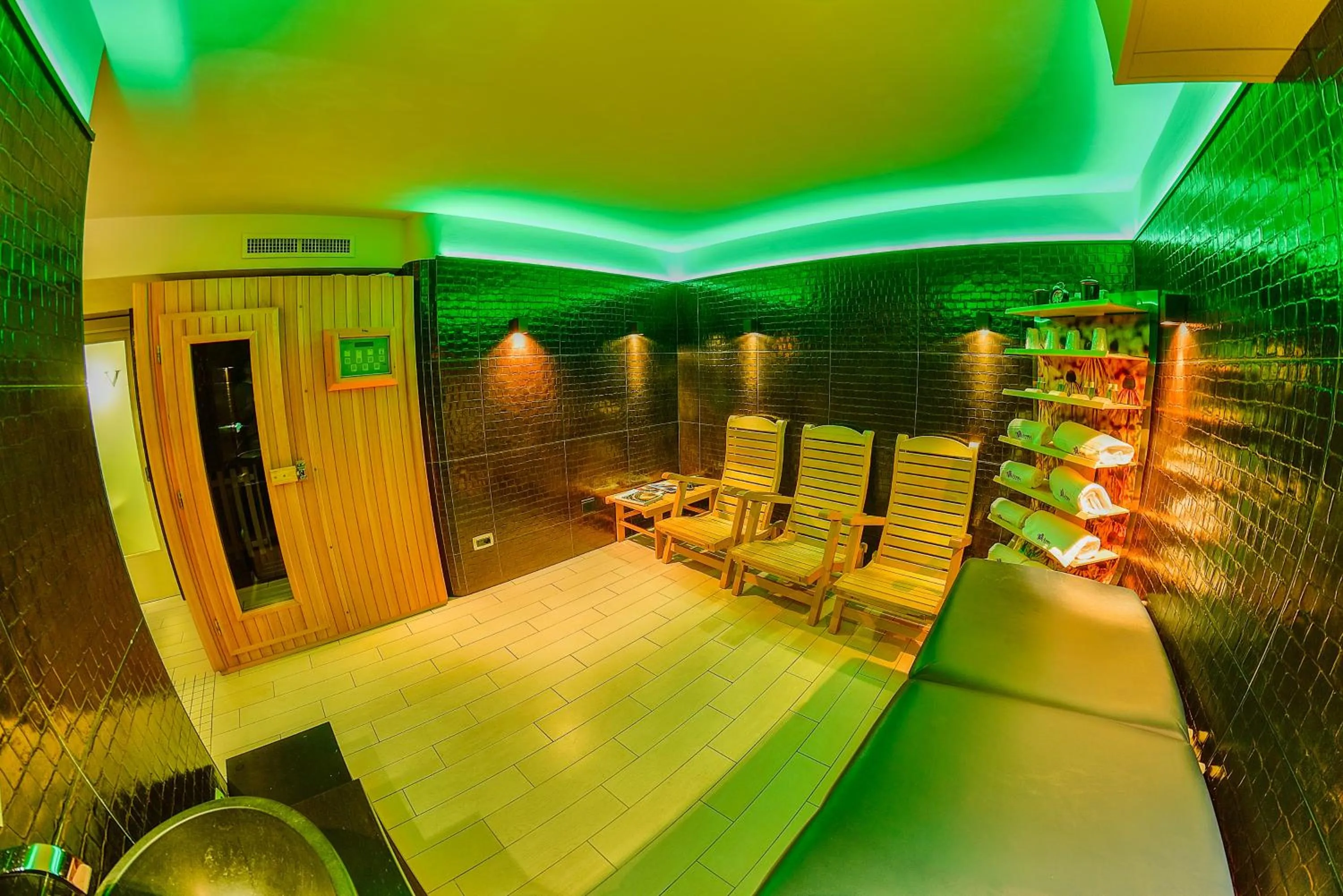 Spa and wellness centre/facilities in Victoria Hotel