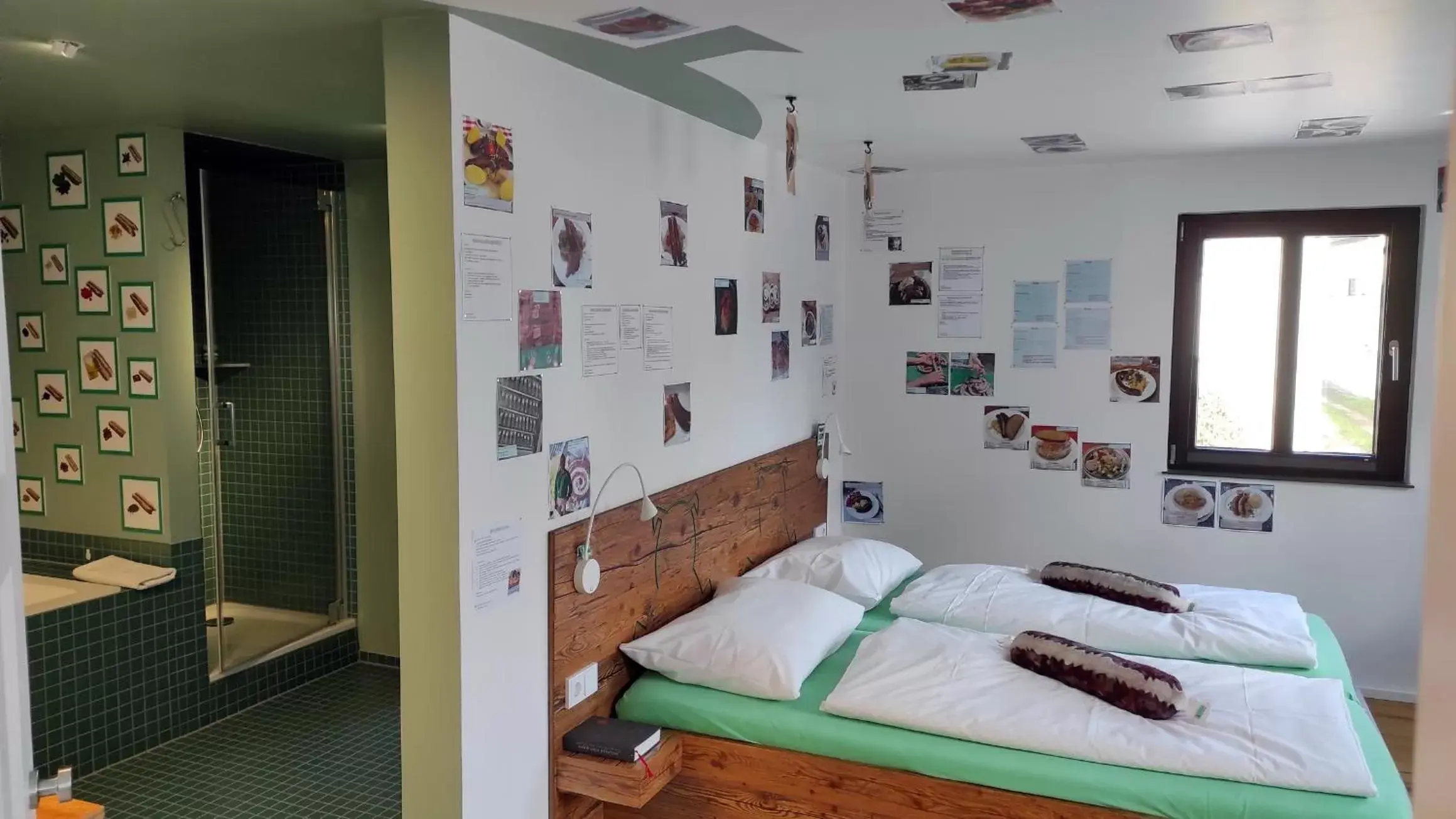 Deluxe Room - single occupancy in BRATWURSThotel Deluxe Room - single occupancy in BRATWURSThotel