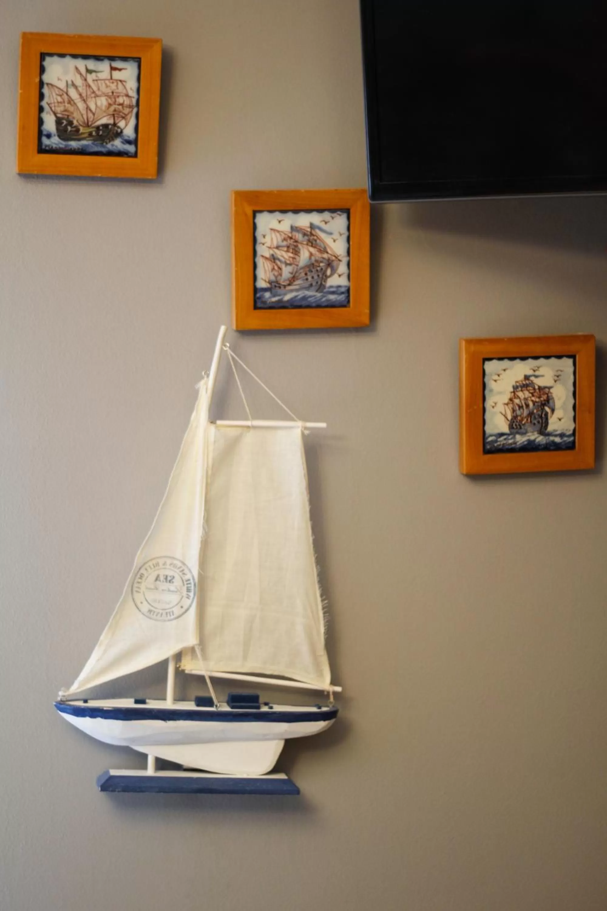 Decorative detail in Pensiunea Taverna Bucium