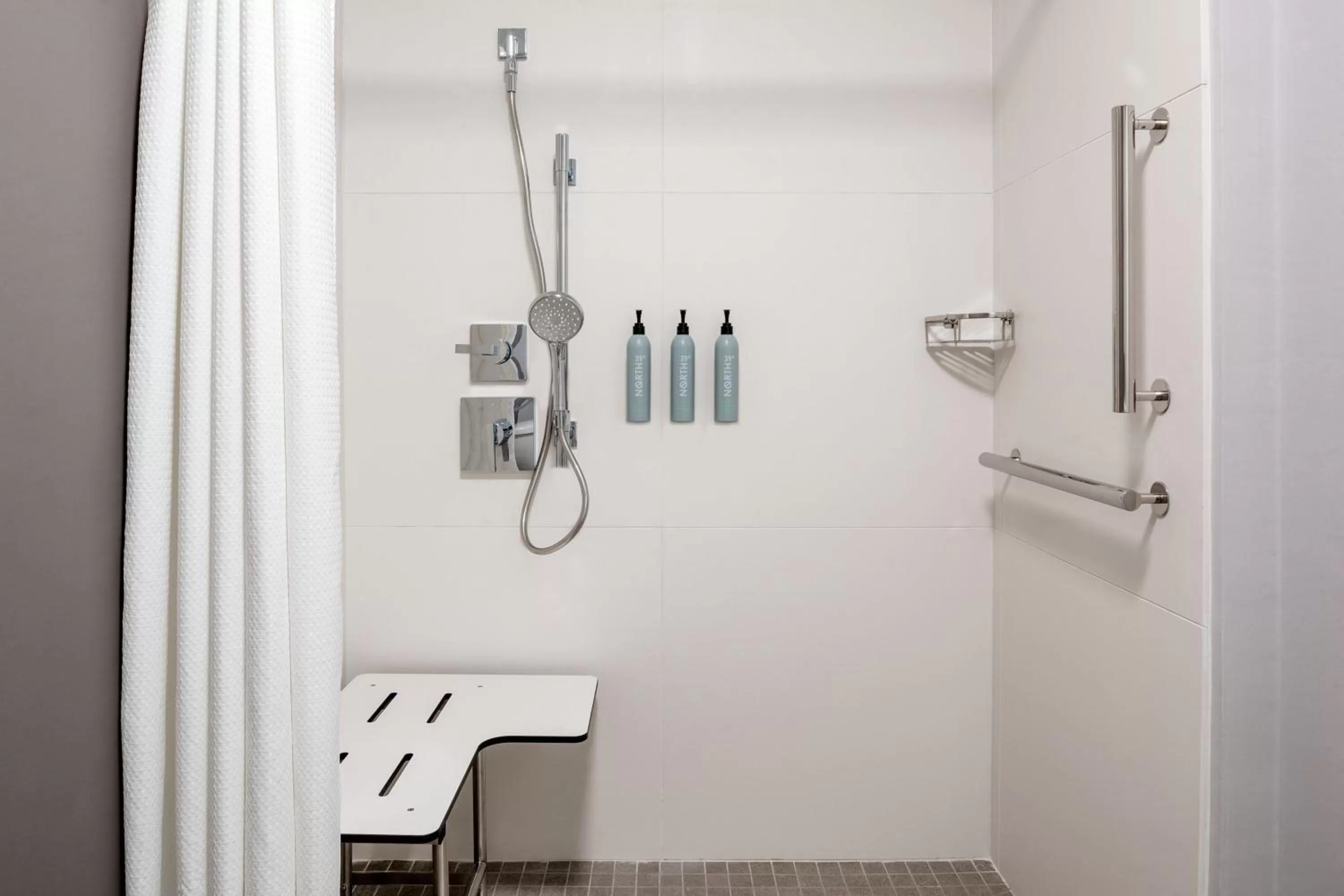 Bathroom in Courtyard by Marriott Charlotte Ballantyne