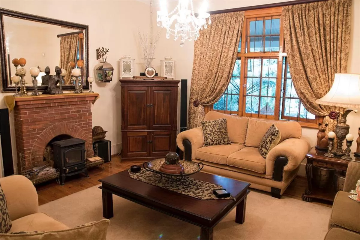 Living room in 79 On Ridge