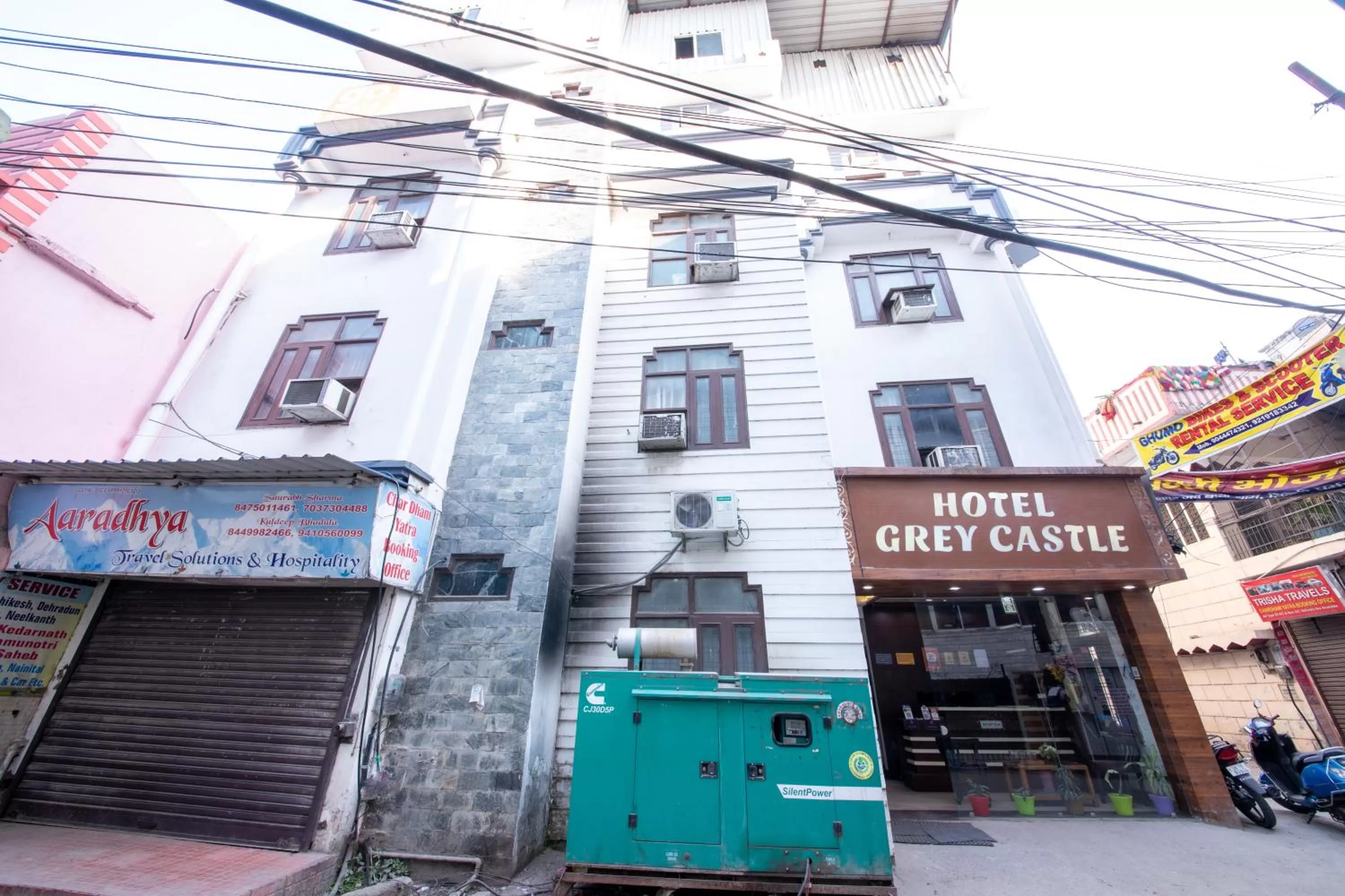 Property Building in Grey Castle - Hotel Near Haridwar Railway station