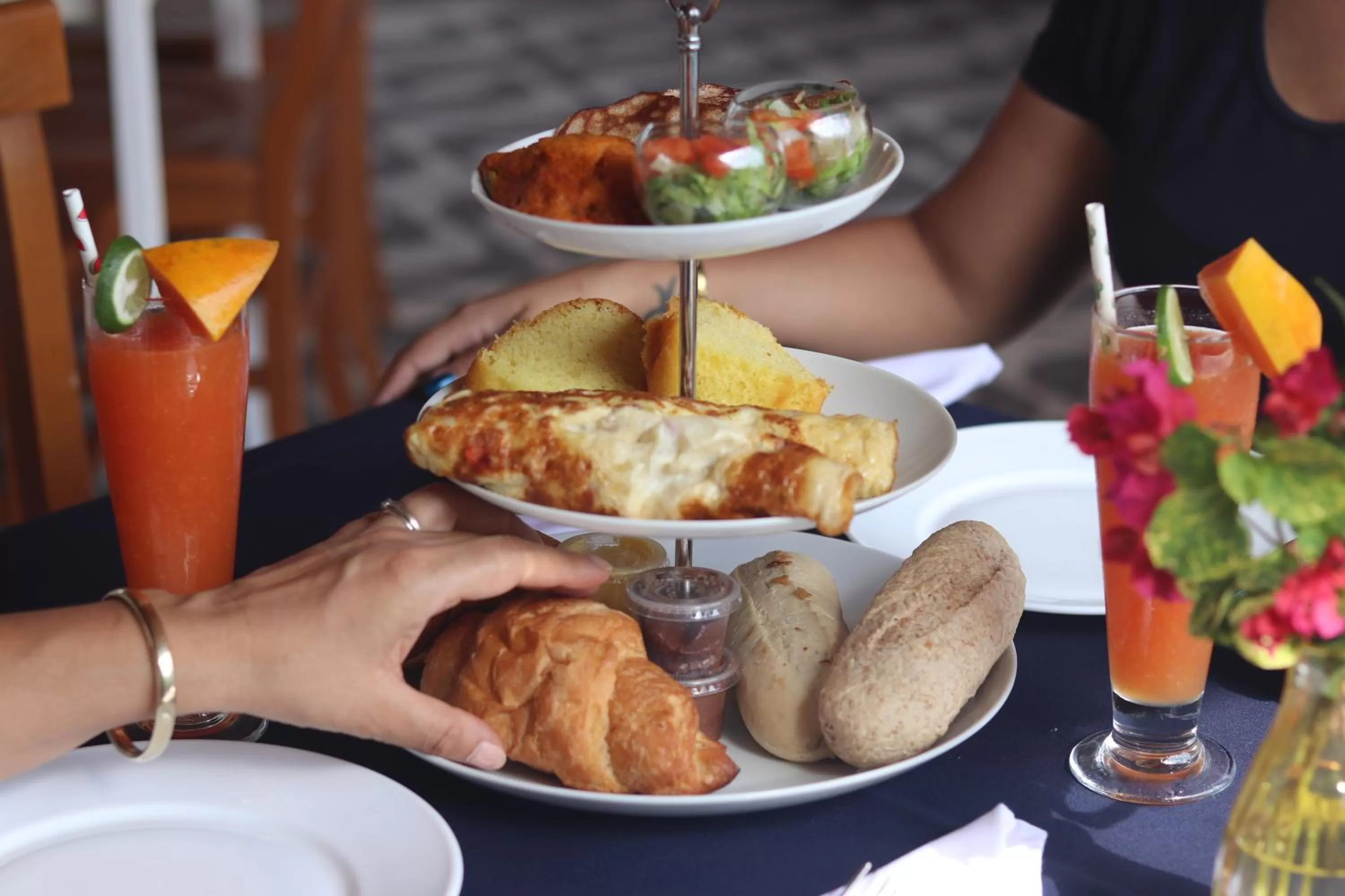 Food and drinks in Holland Lodge Paramaribo