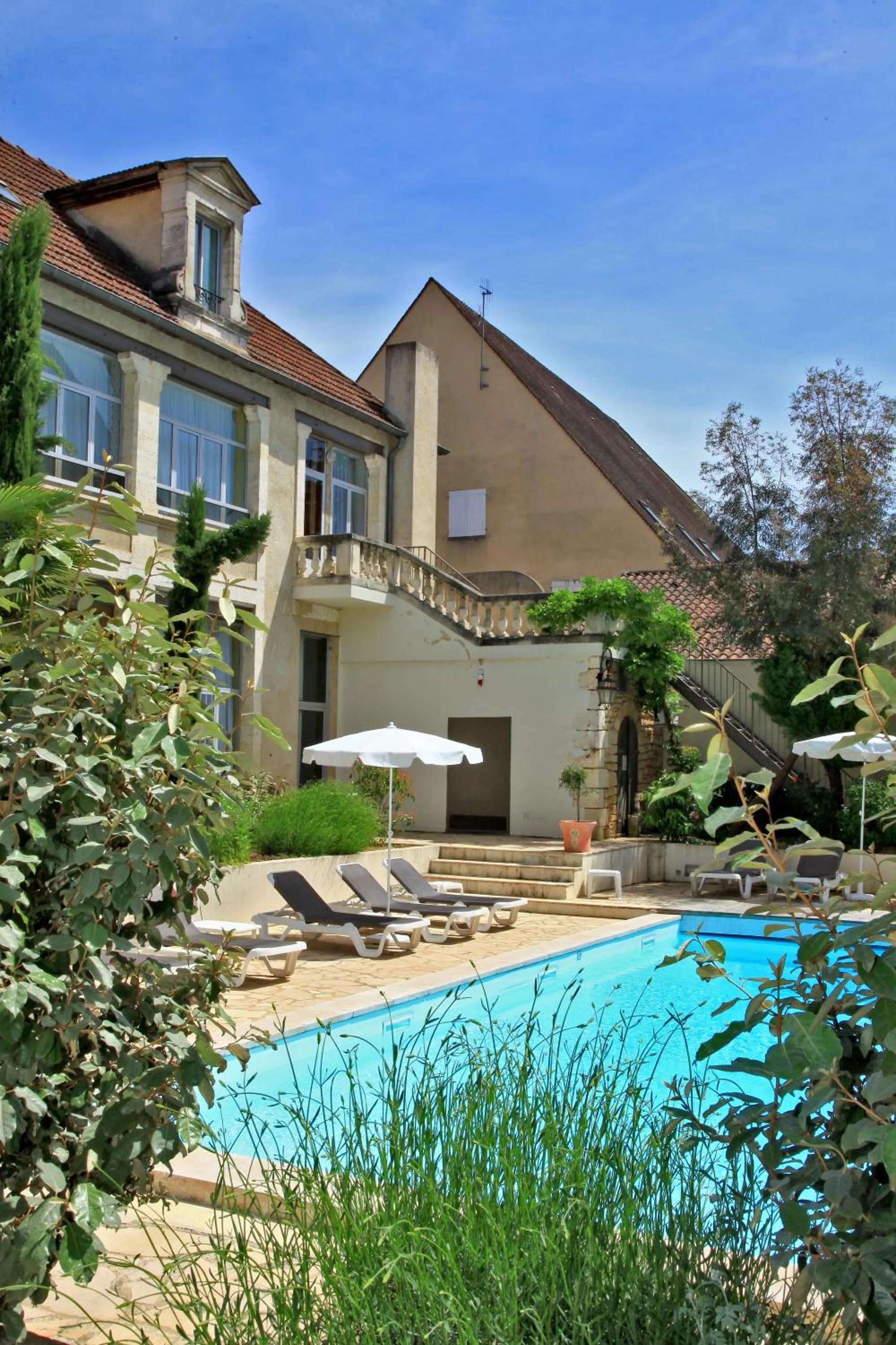 Day in Hotel Le Renoir