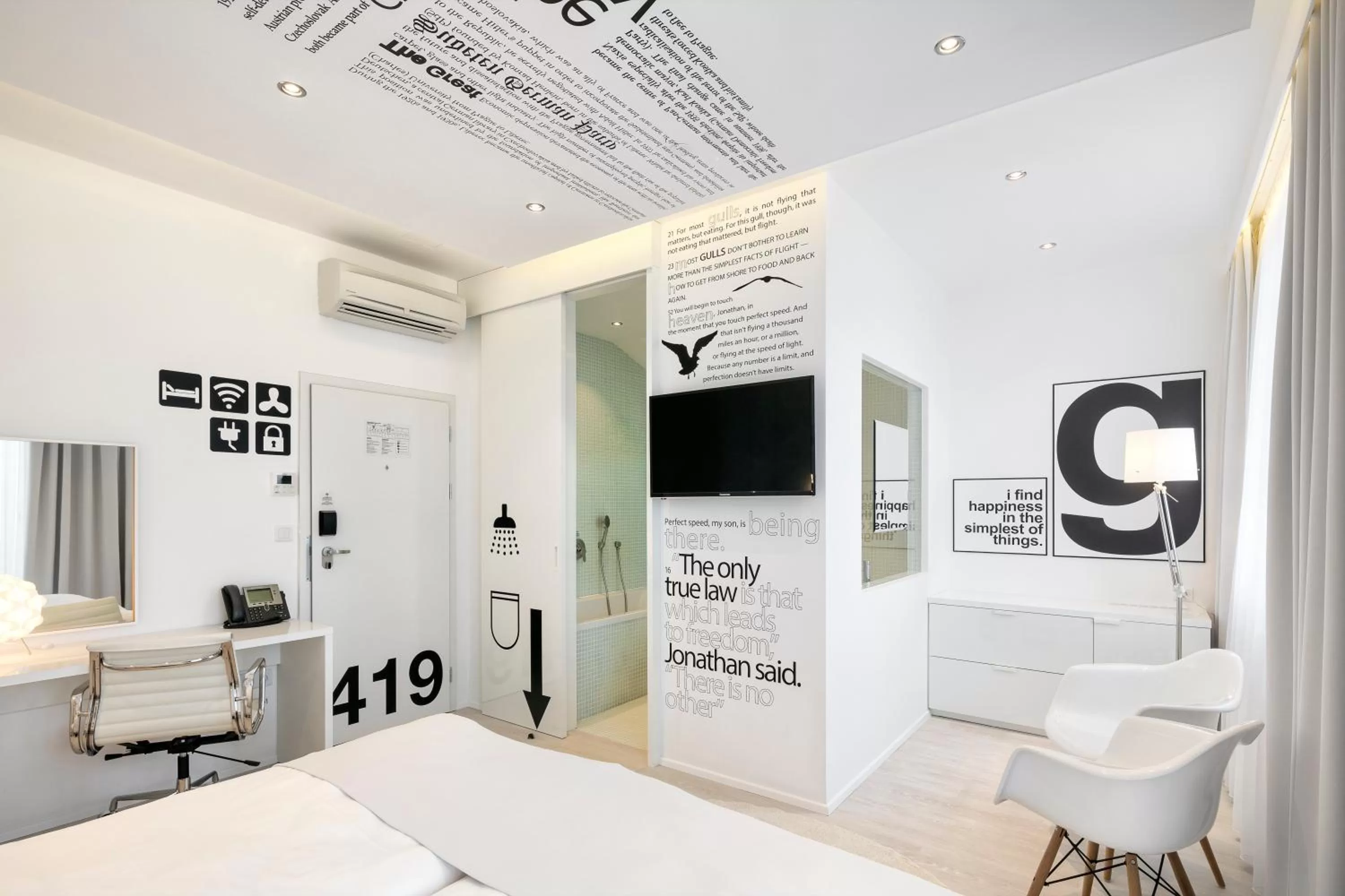 Bedroom, Bed in Pytloun Imperial Design Suites