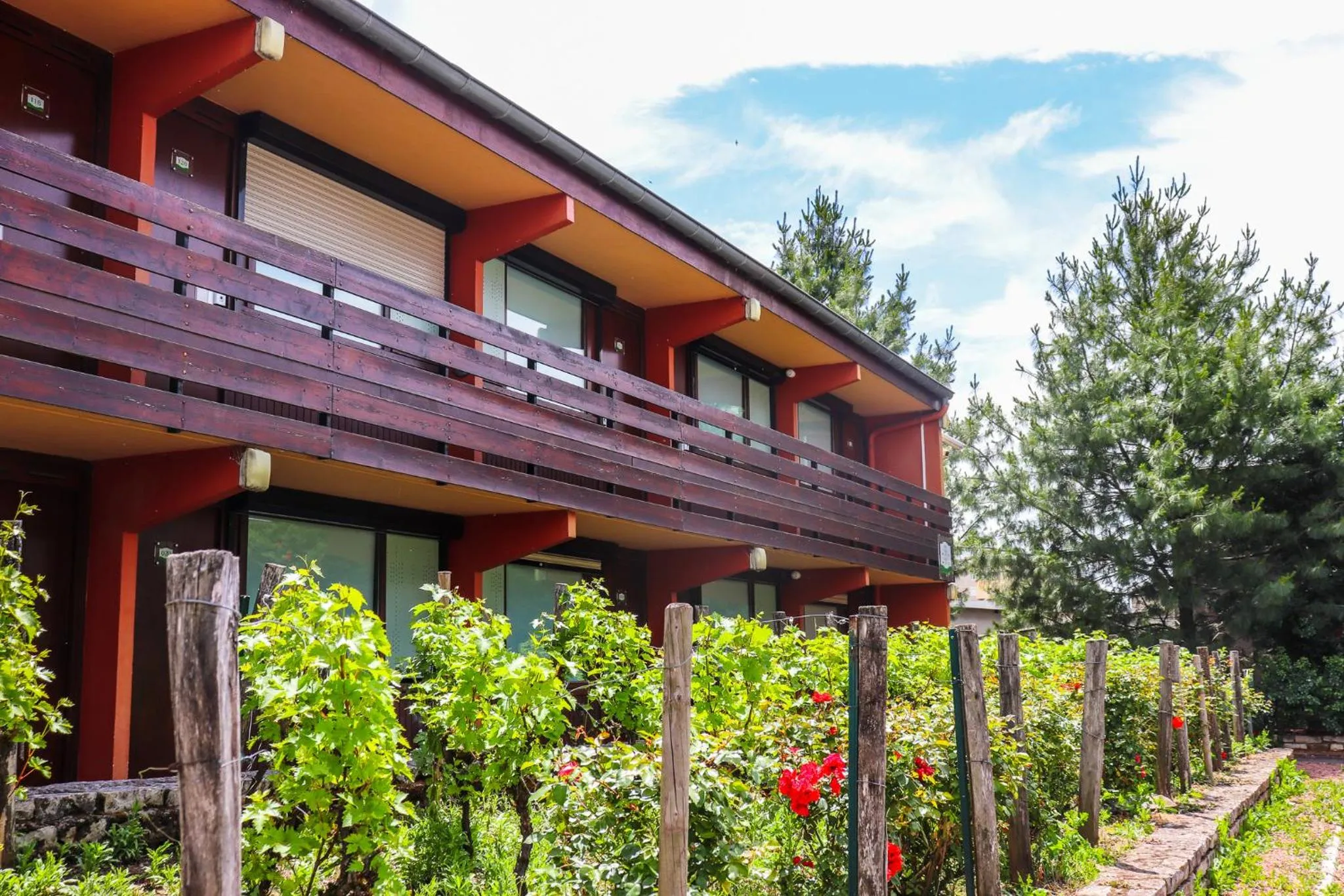 Property building in Kyriad Direct Roanne Hôtel