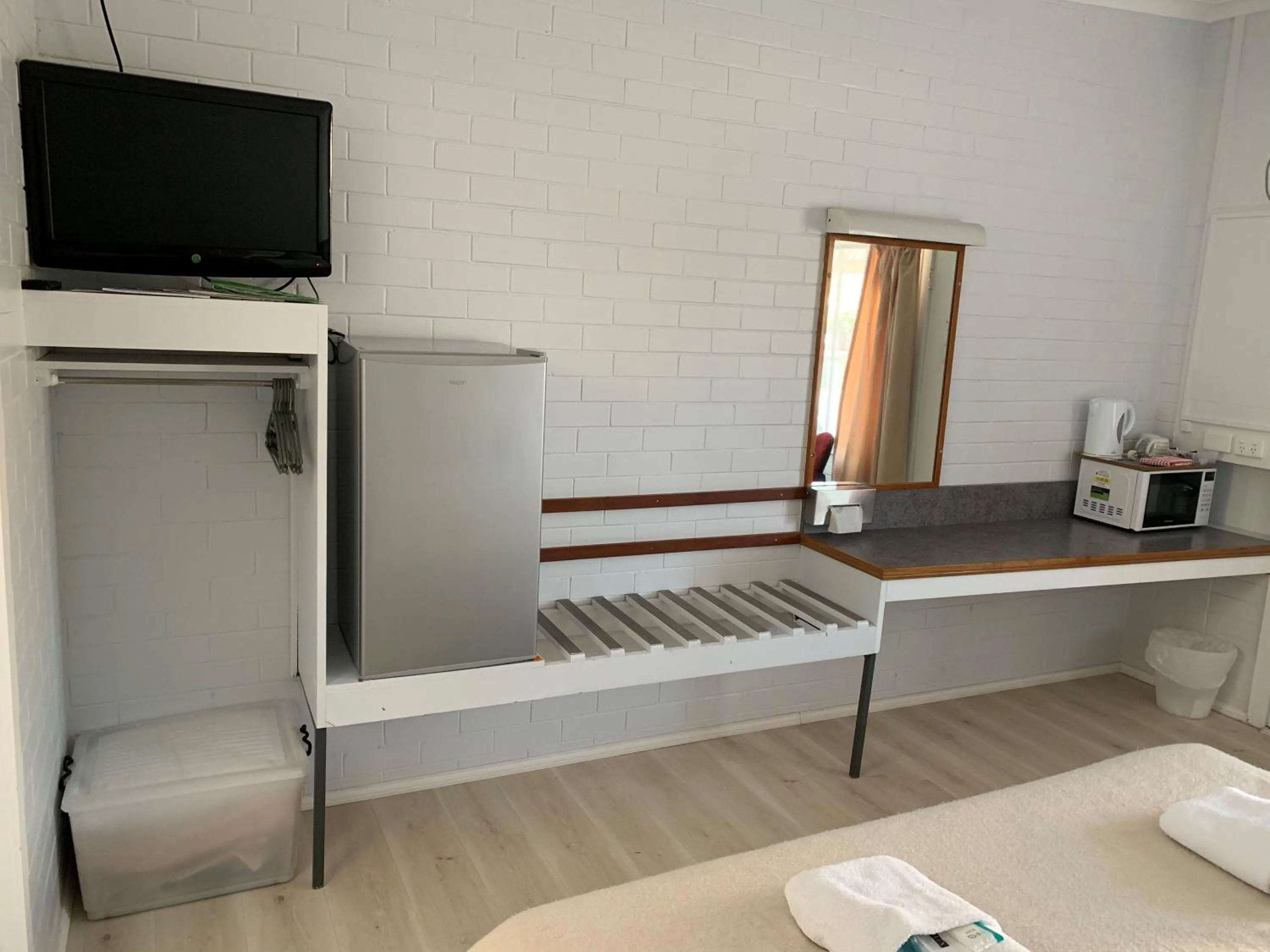 Coffee/tea facilities in Arkana Motel