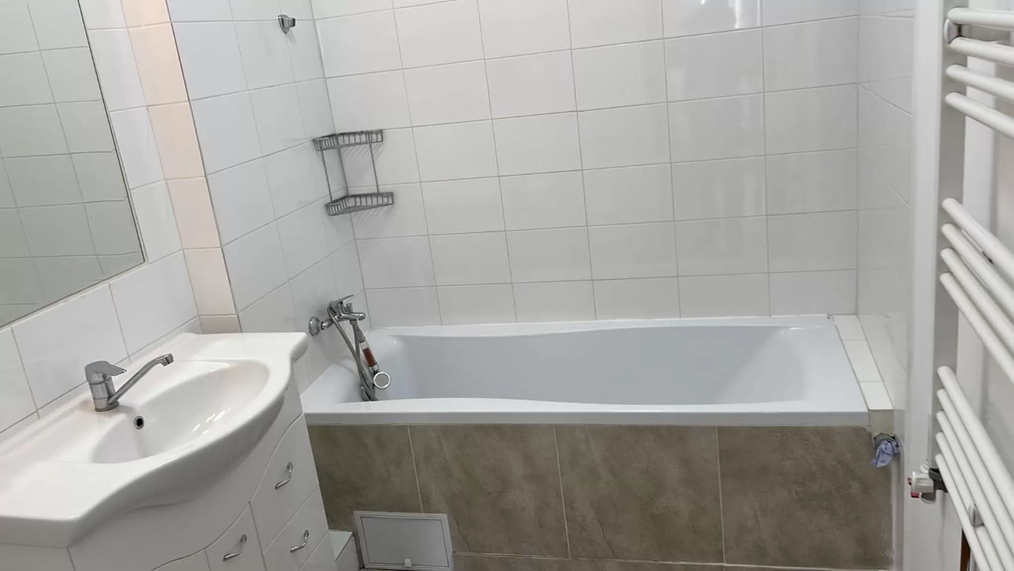 Bathroom in The Floor Piata Unirii