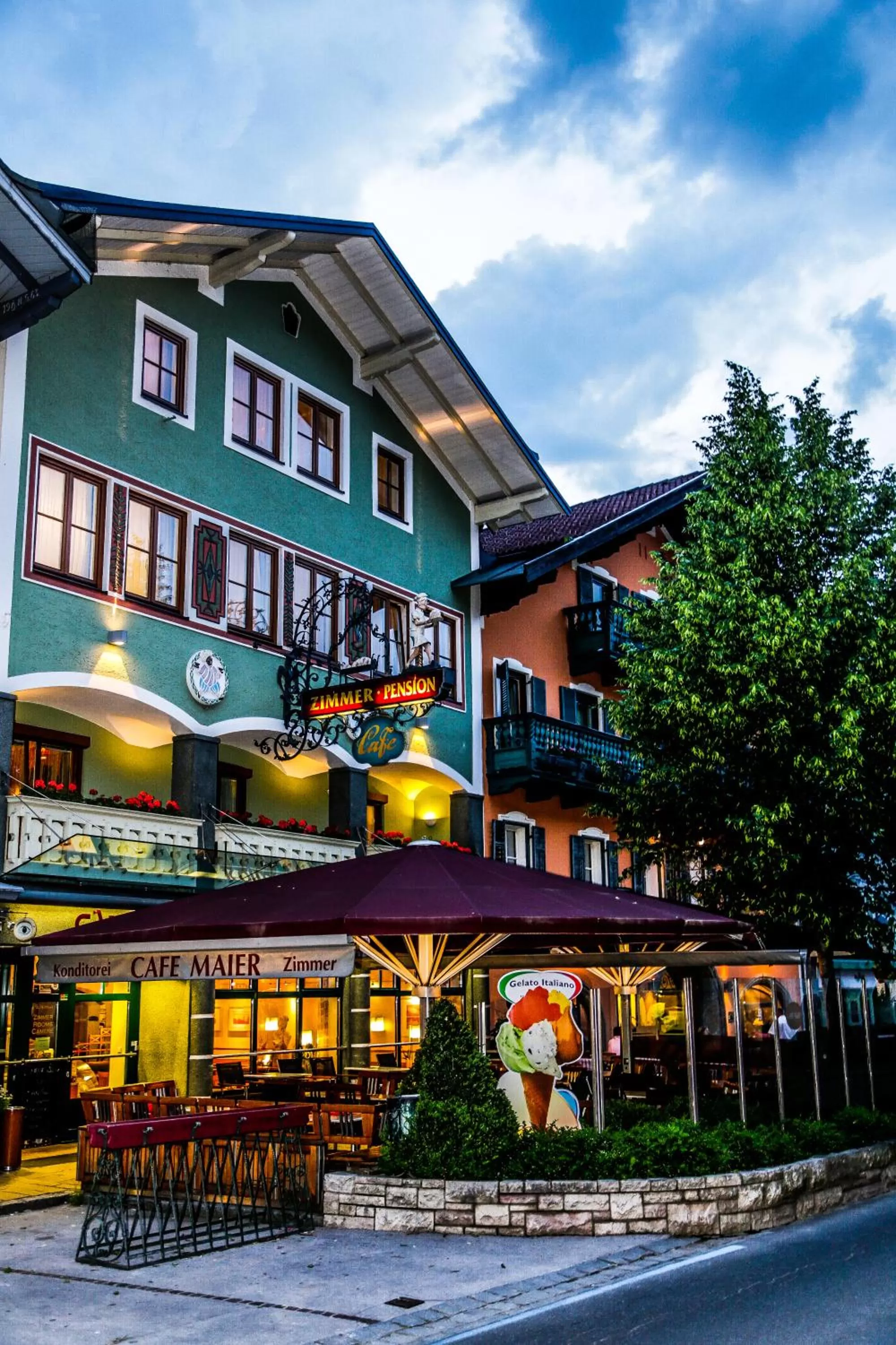 Facade/entrance in Pension Café Maier