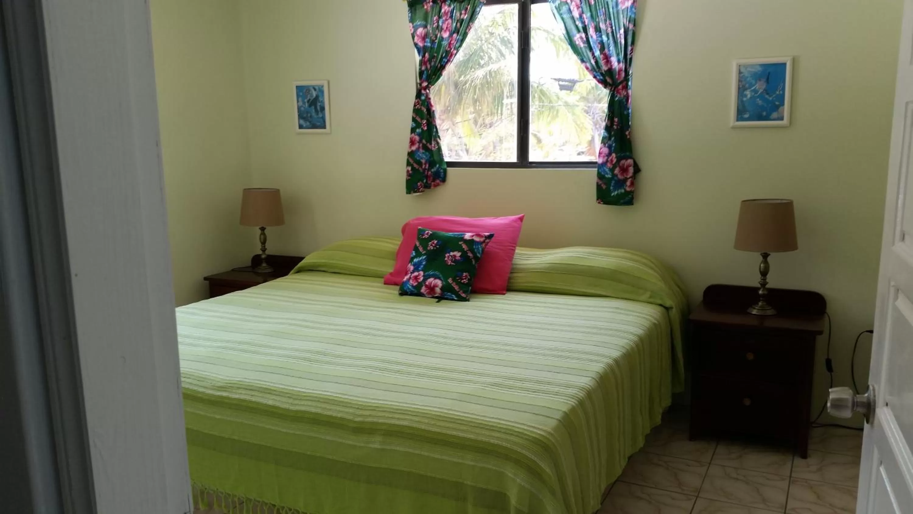 Bedroom, Bed in Barefoot Beach Belize
