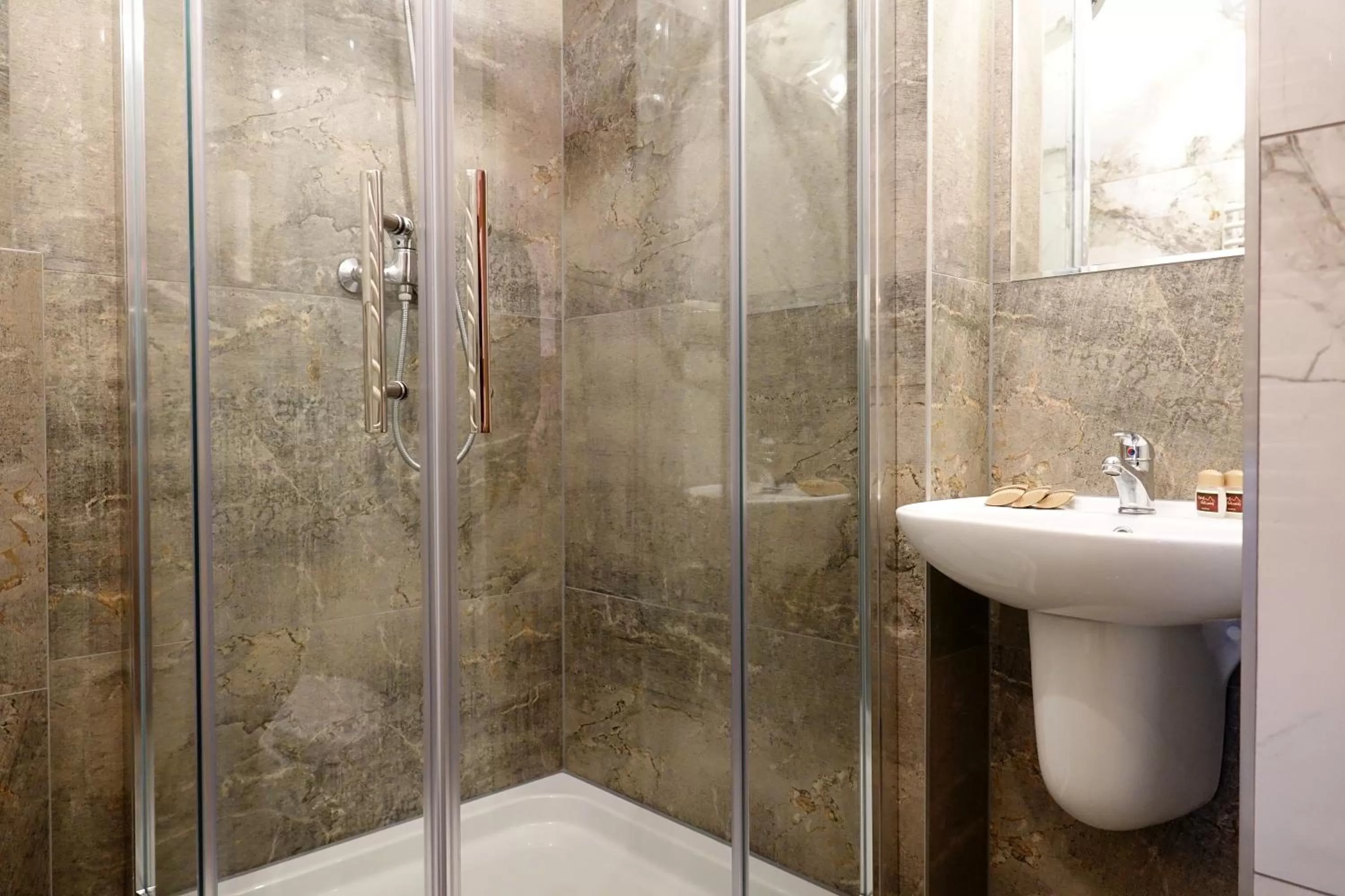 Bathroom in Zajazd Białczański Dom Wypoczynkowy Restauracja