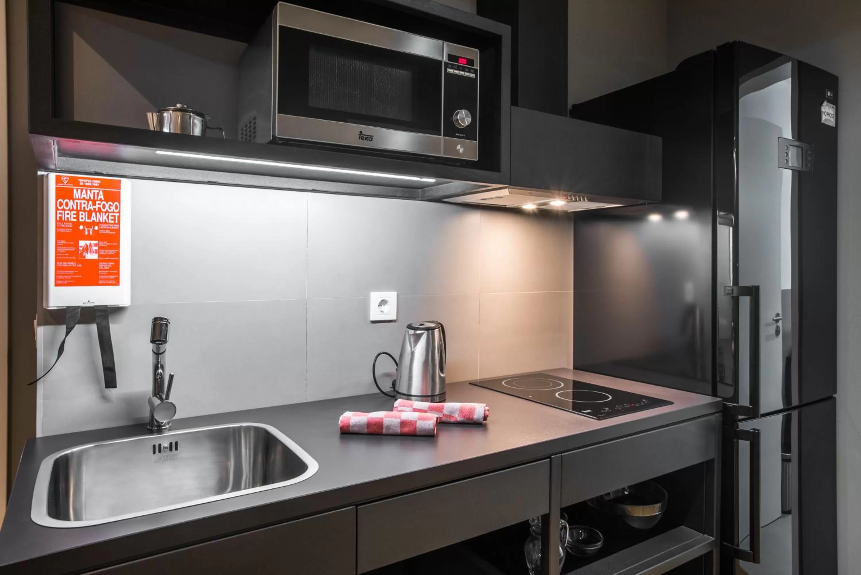 Coffee/tea facilities in Apartamentos Turisticos Paraiso