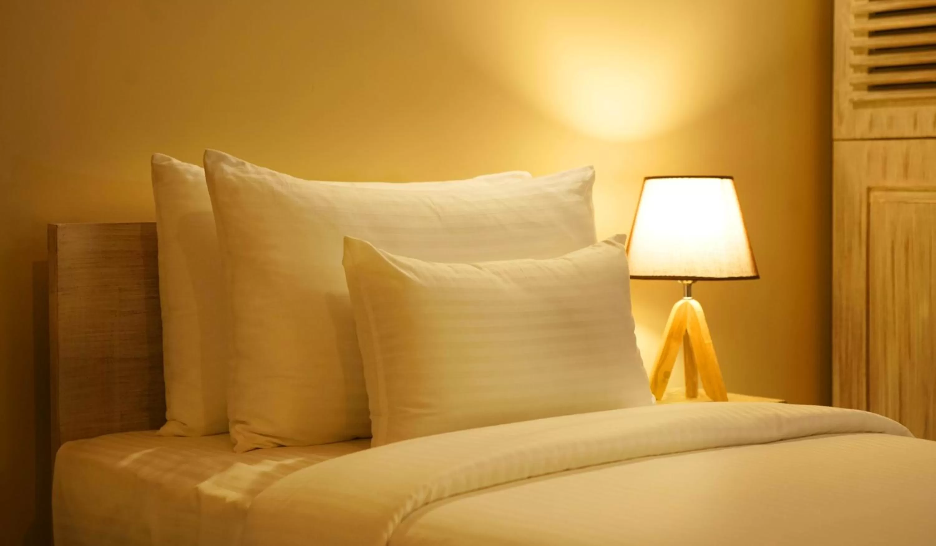 Bed in Olinia Airport Hotel