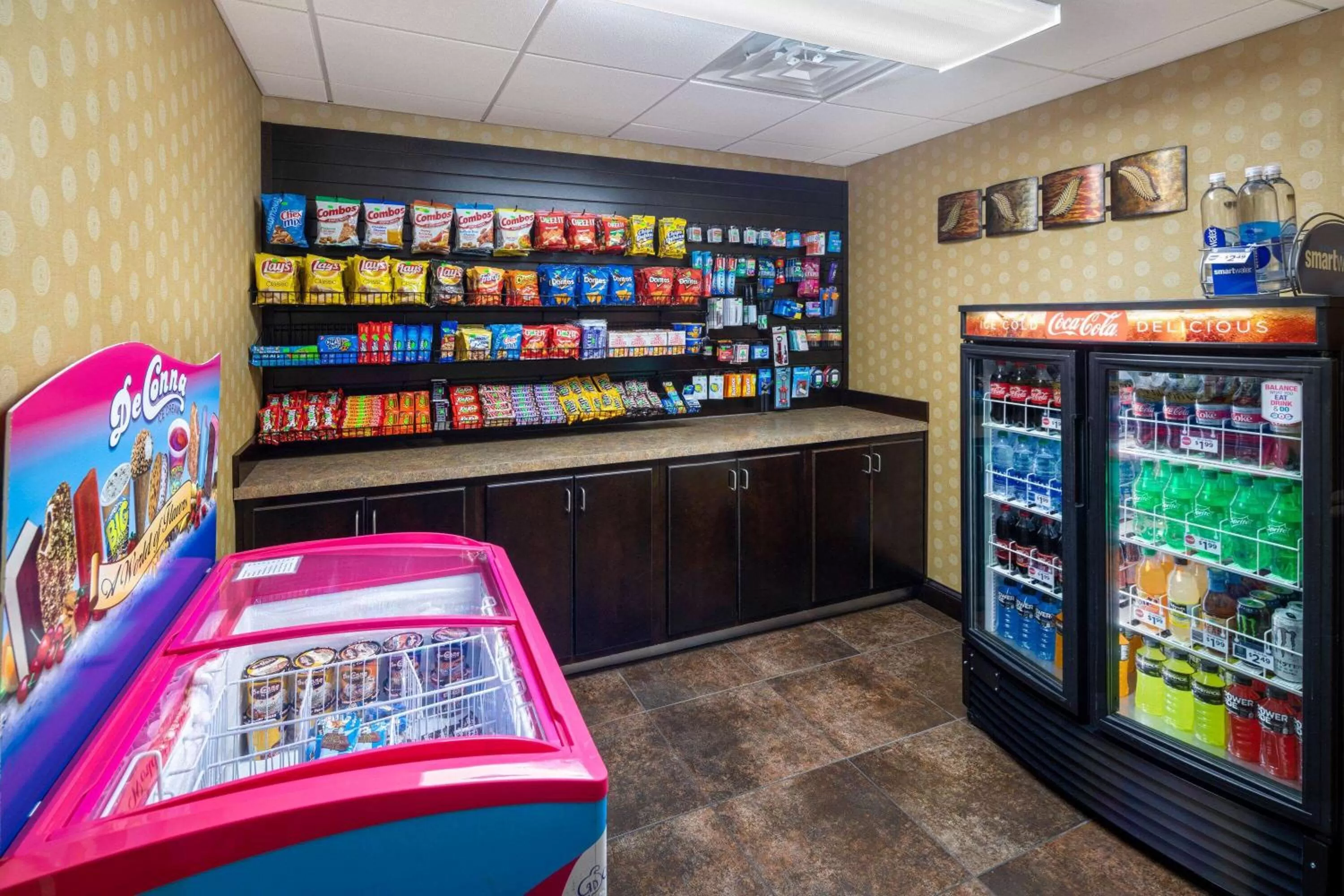 Food and drinks in La Quinta by Wyndham Warner Robins - Robins AFB