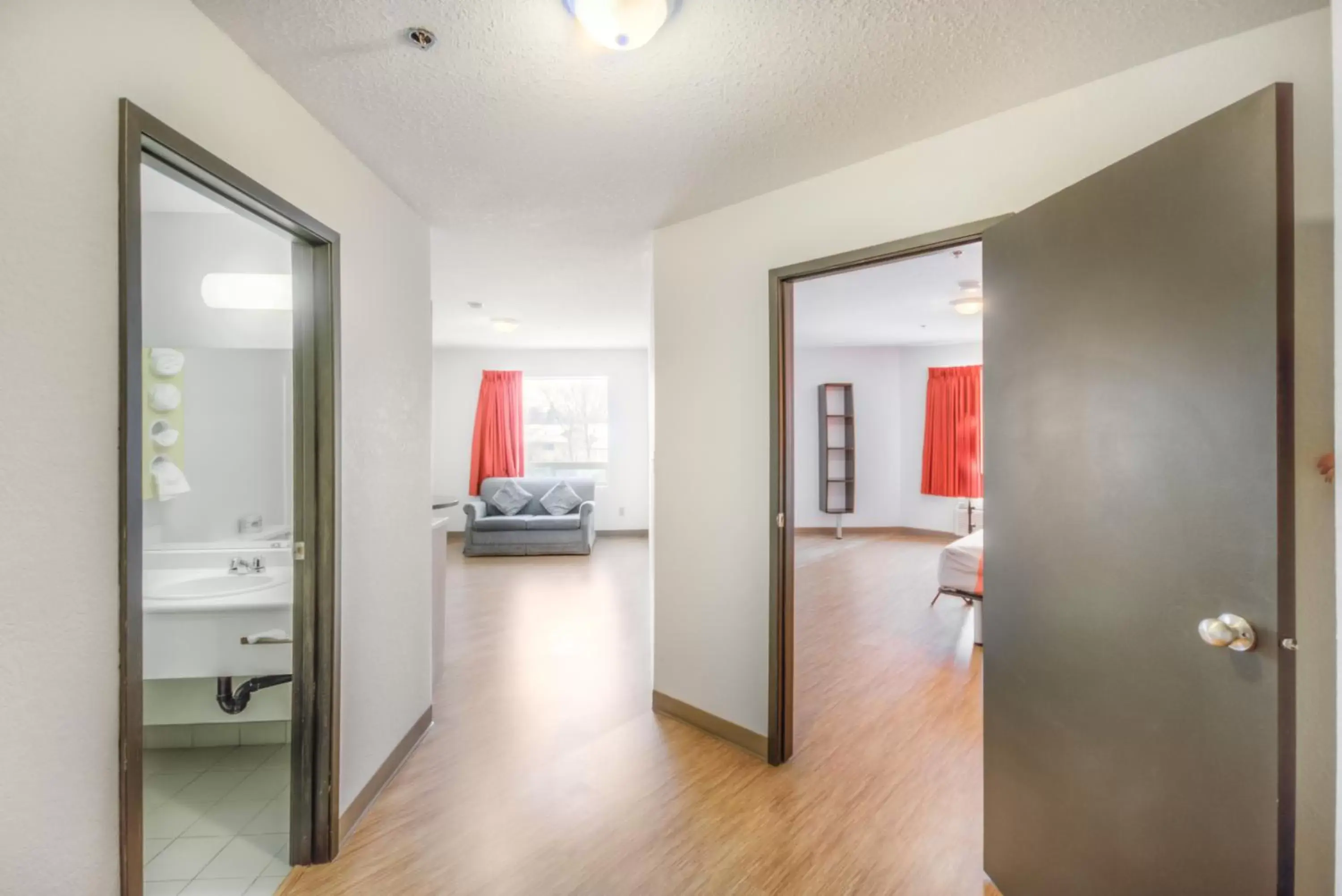 King Suite with Spa Bath - Non-Smoking in Motel 6-Regina, SK King Suite with Spa Bath - Non-Smoking in Motel 6-Regina, SK