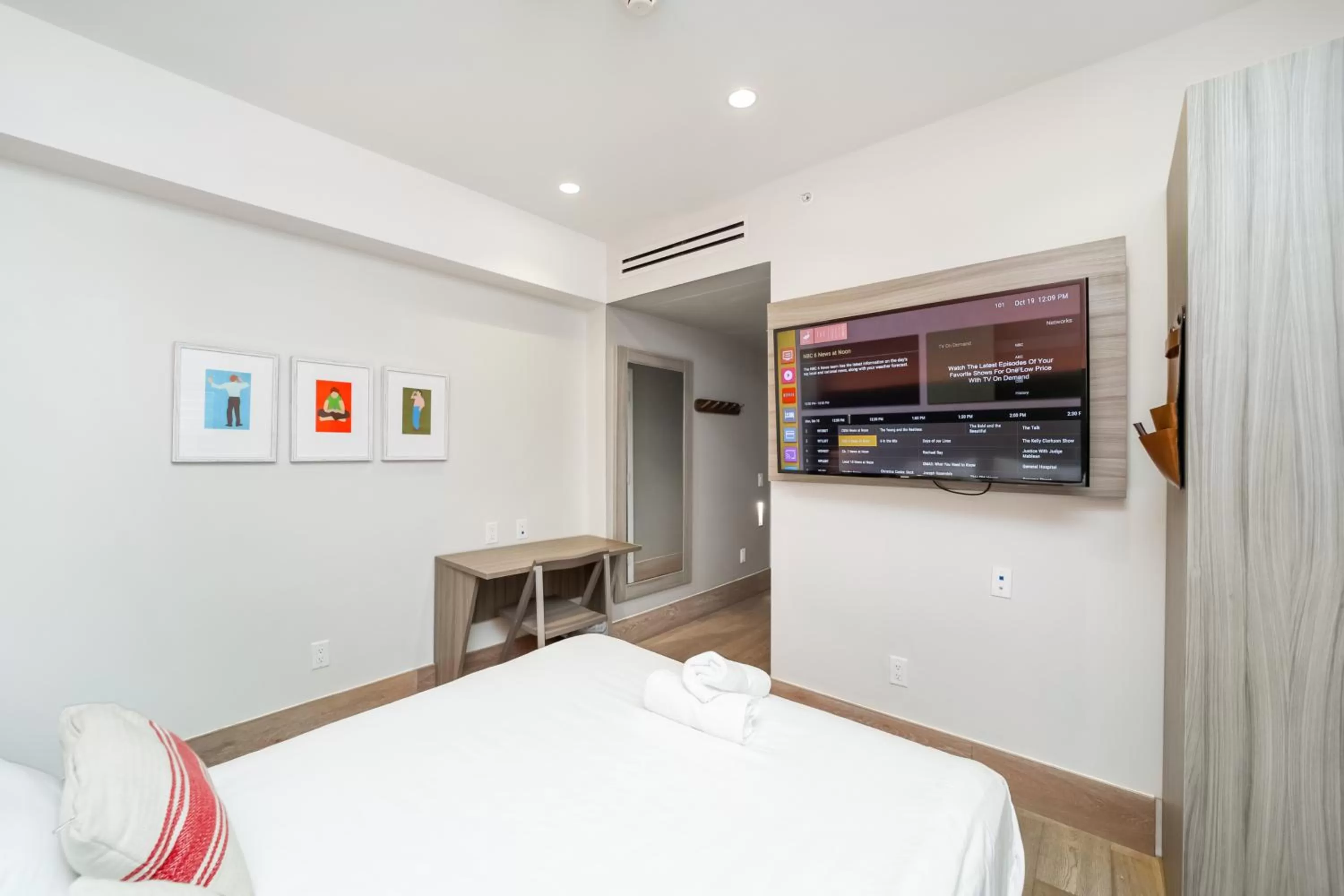 Bed in The Julia Hotel