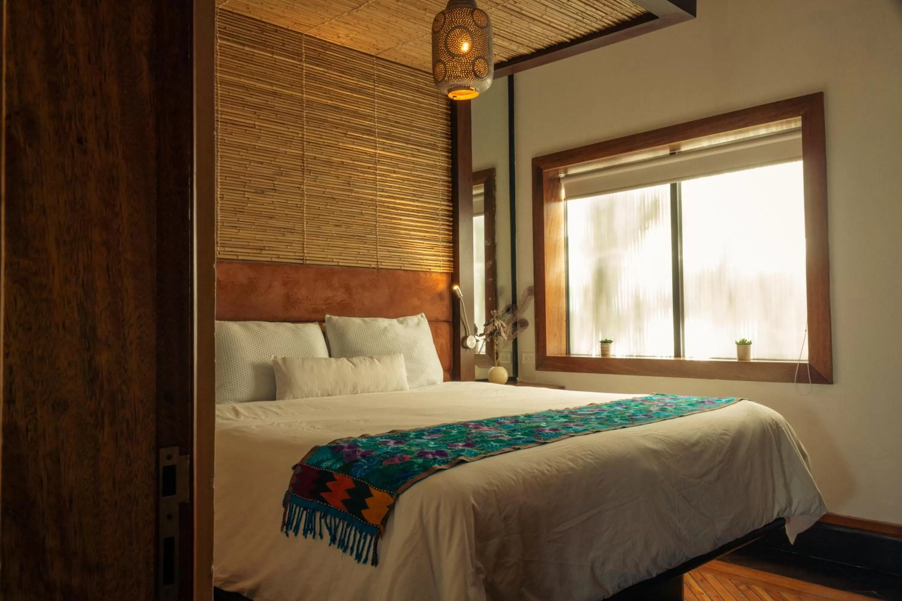 Bed in Aldea Thai