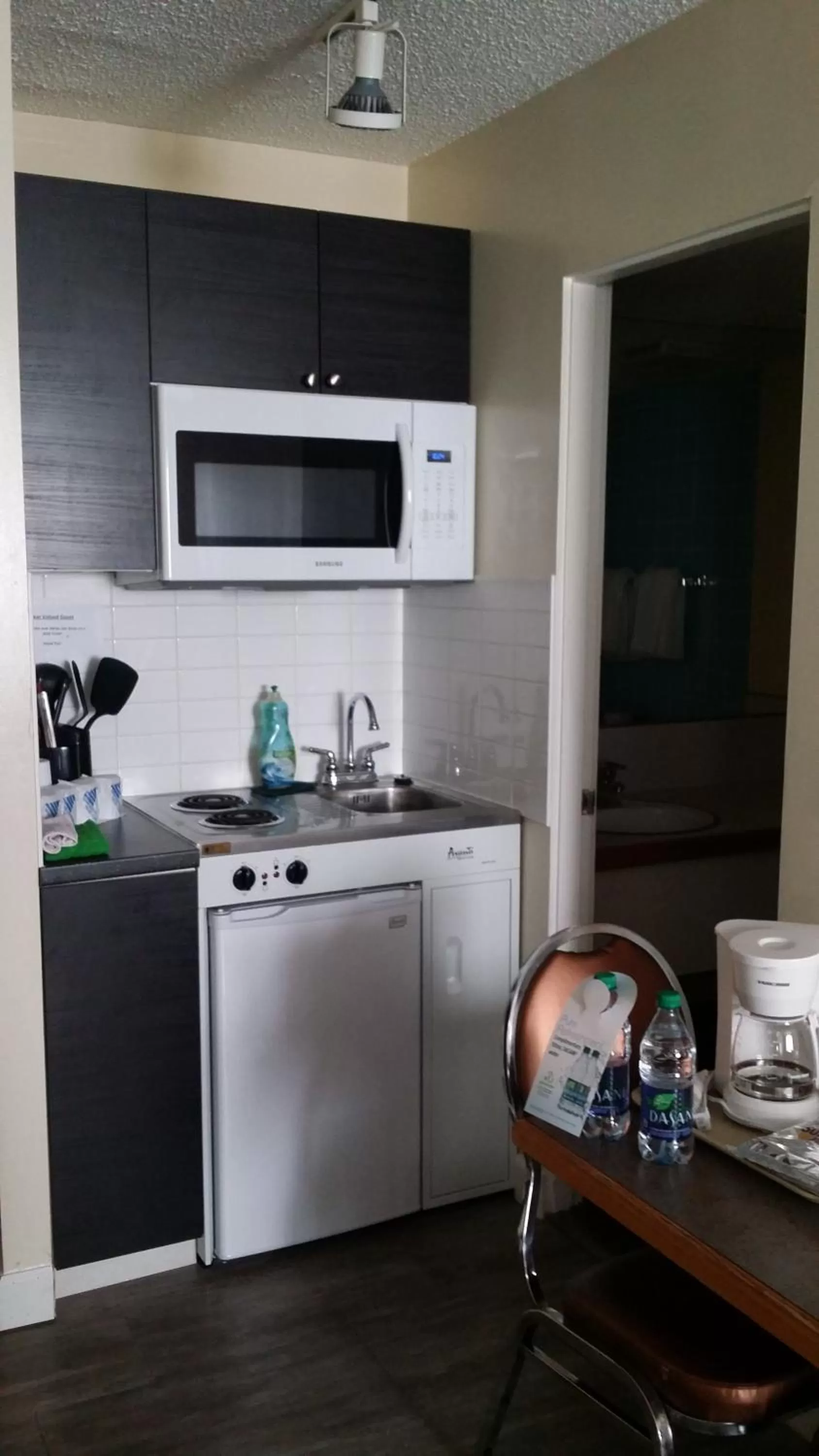 Kitchen/Kitchenette in Bear Country Inn