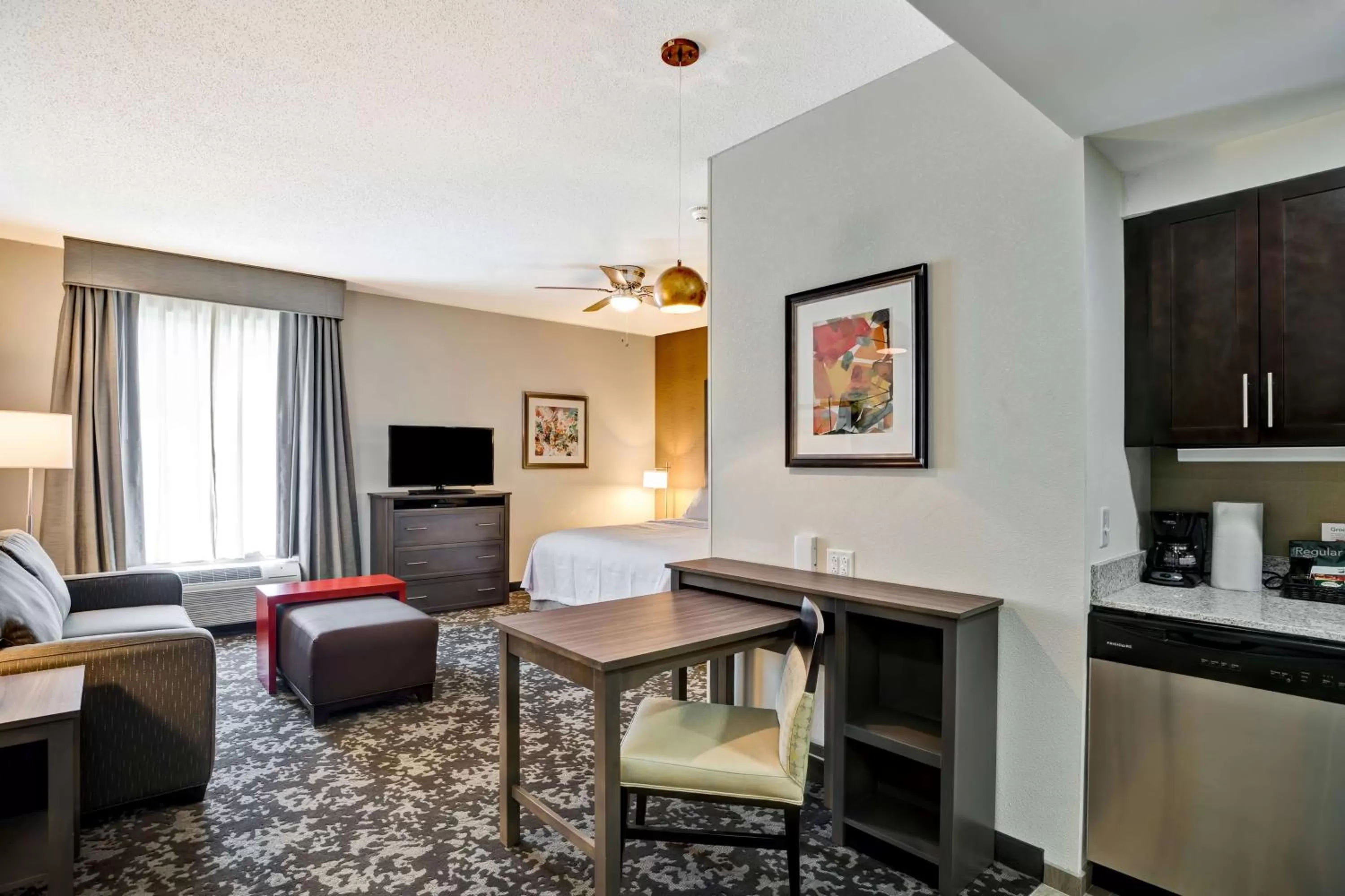 Bed in Homewood Suites by Hilton Christiansburg