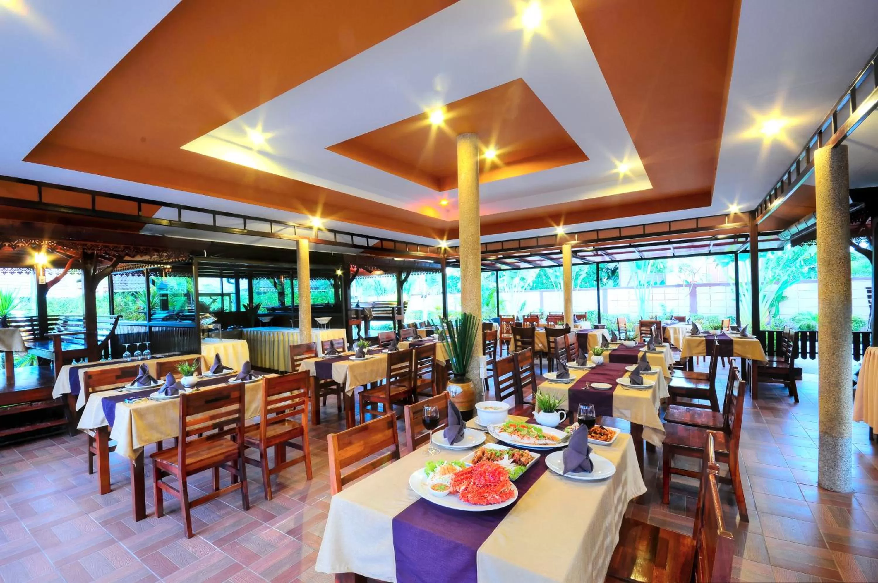 Restaurant/places to eat in Maleedee Bay Resort