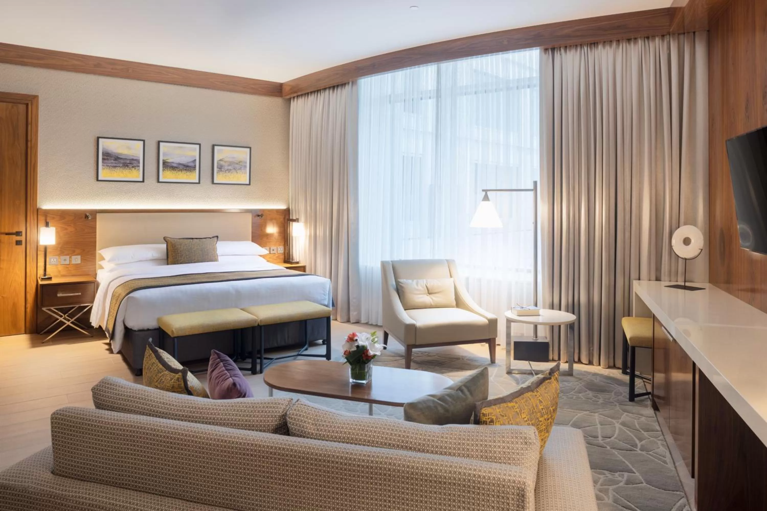 Photo of the whole room, Bed in Marriott Executive Apartments Kuwait City