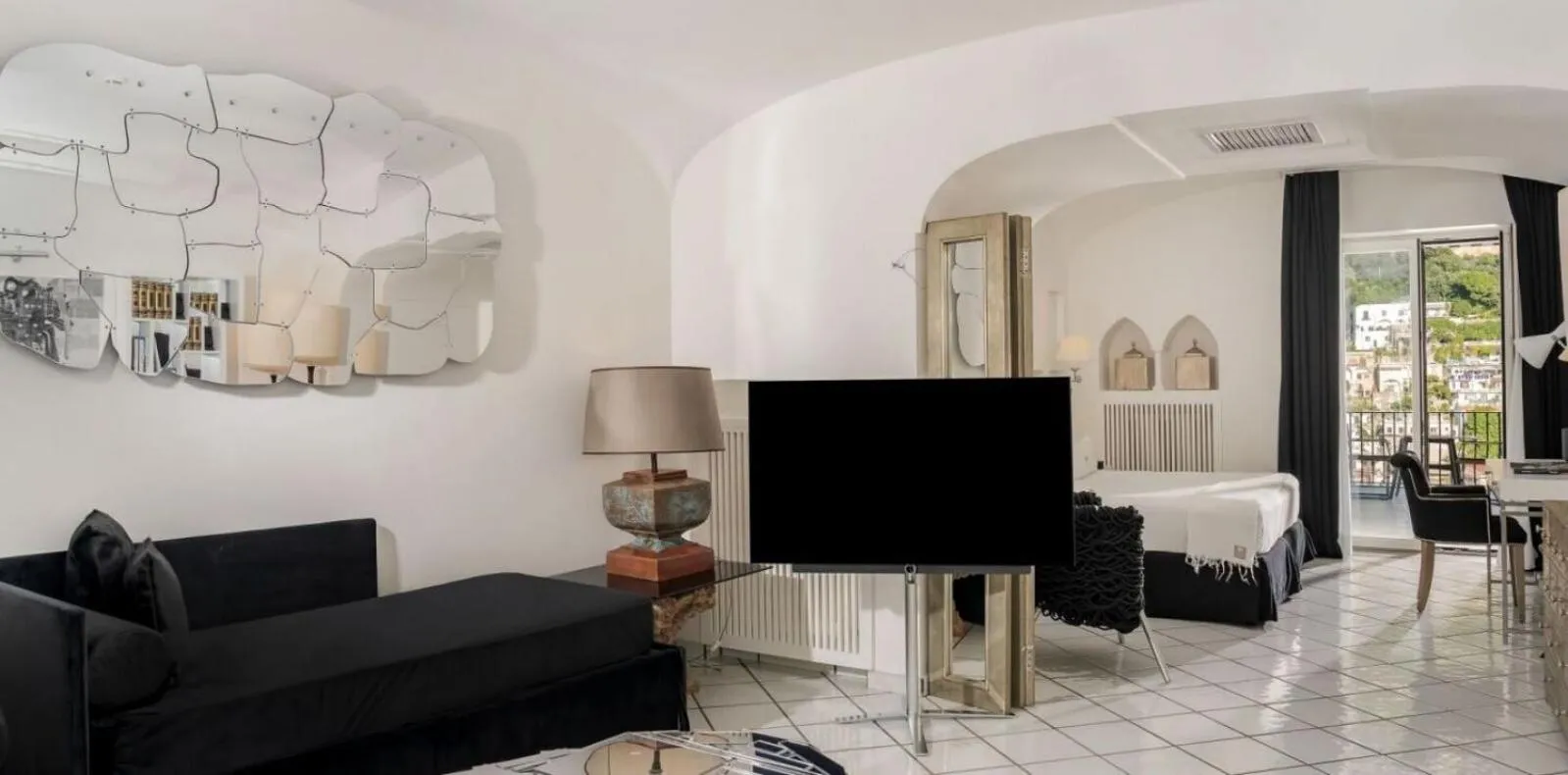 Photo of the whole room, Bed in Hotel Villa Franca