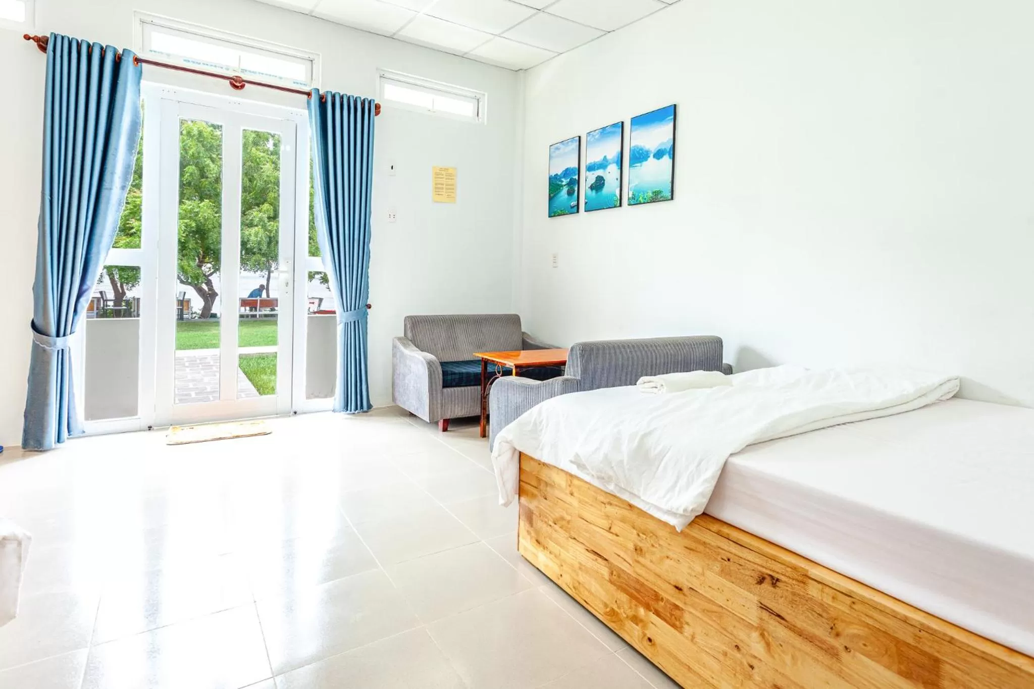 Living room, Bed in Phi Kite School