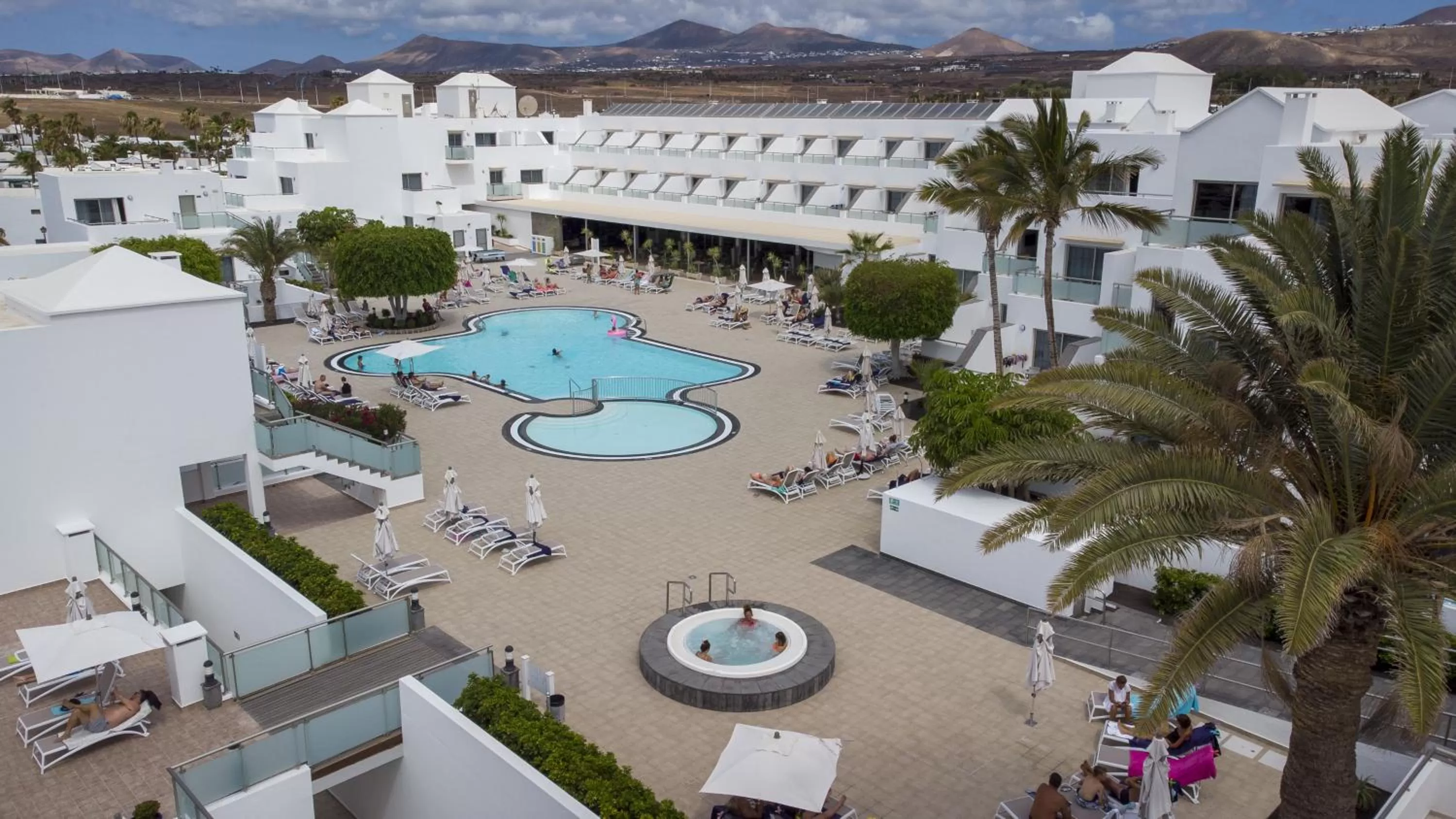 Pool view in Hotel Lanzarote Village