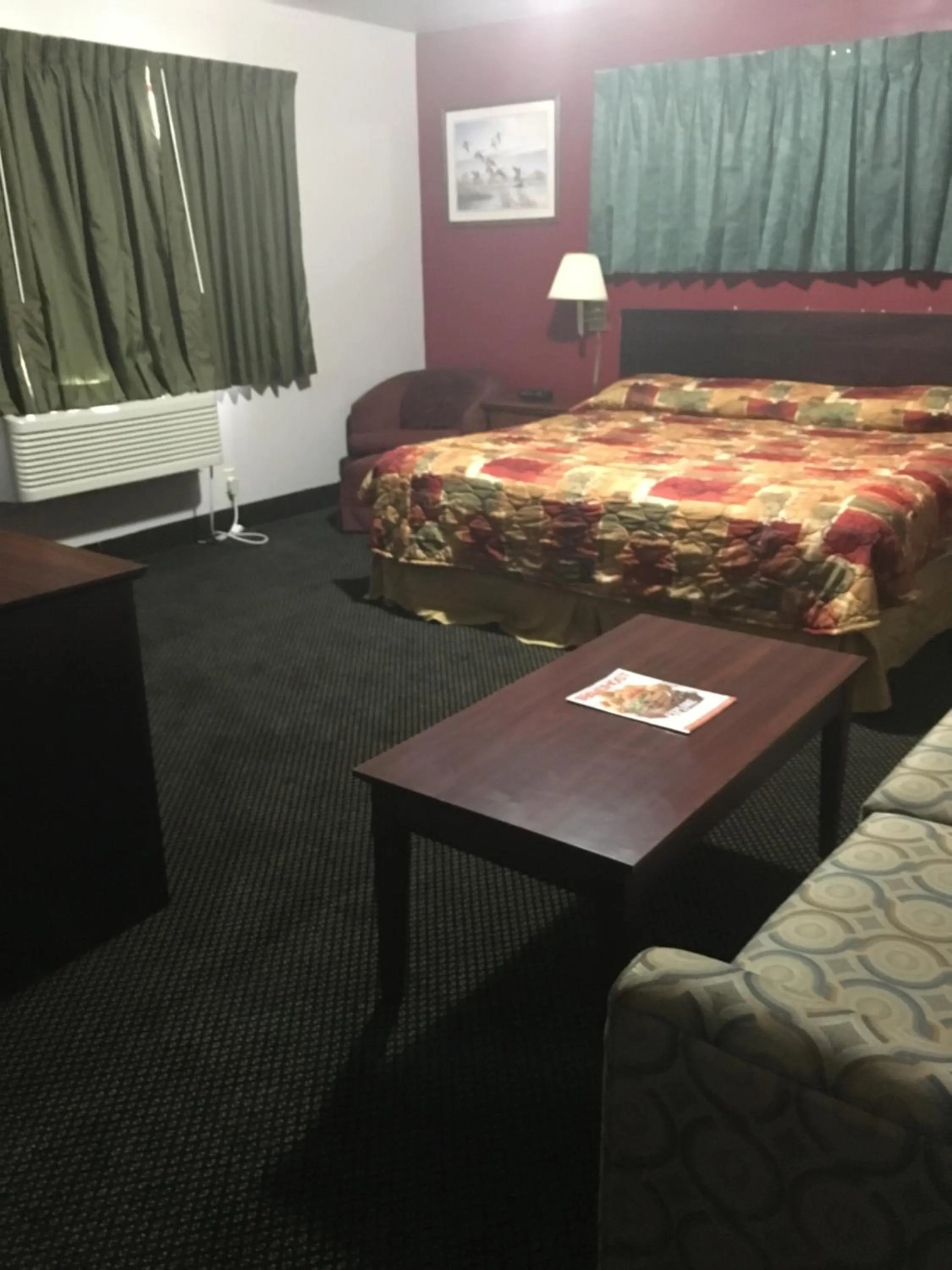 Rapids Inn & Suites