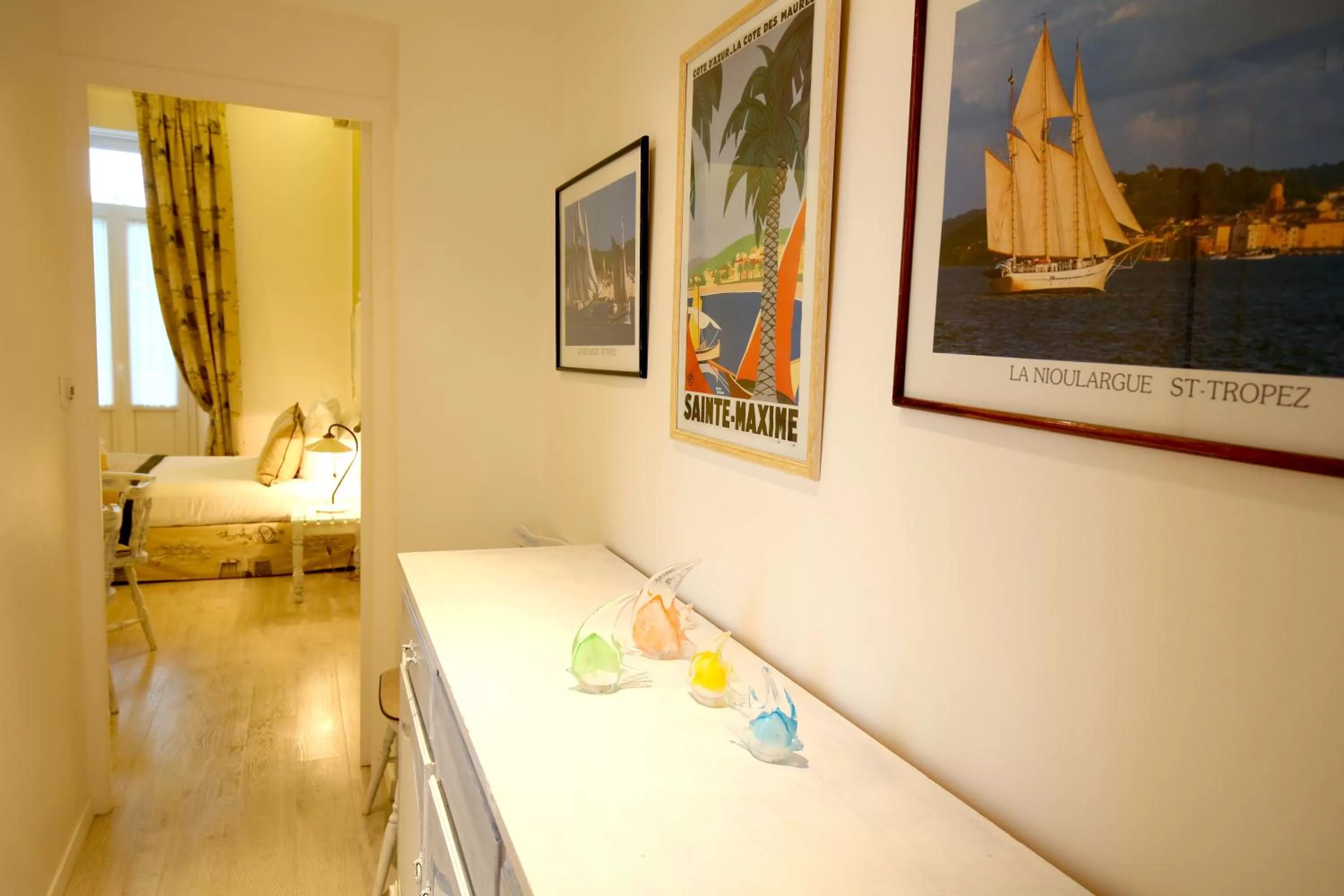 Decorative detail, Bed in Hotel Royal Bon Repos