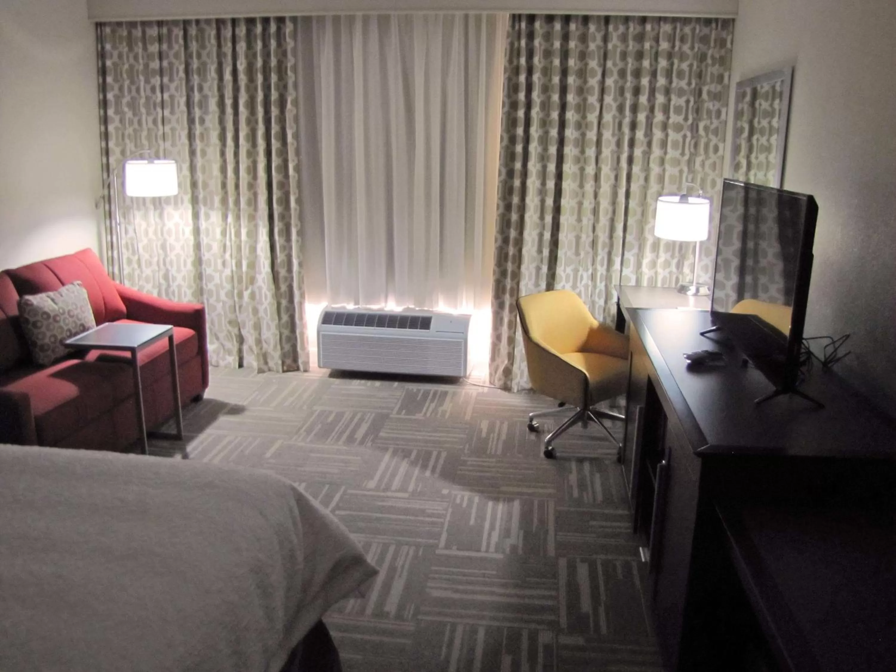 Bed in Hampton Inn McPherson