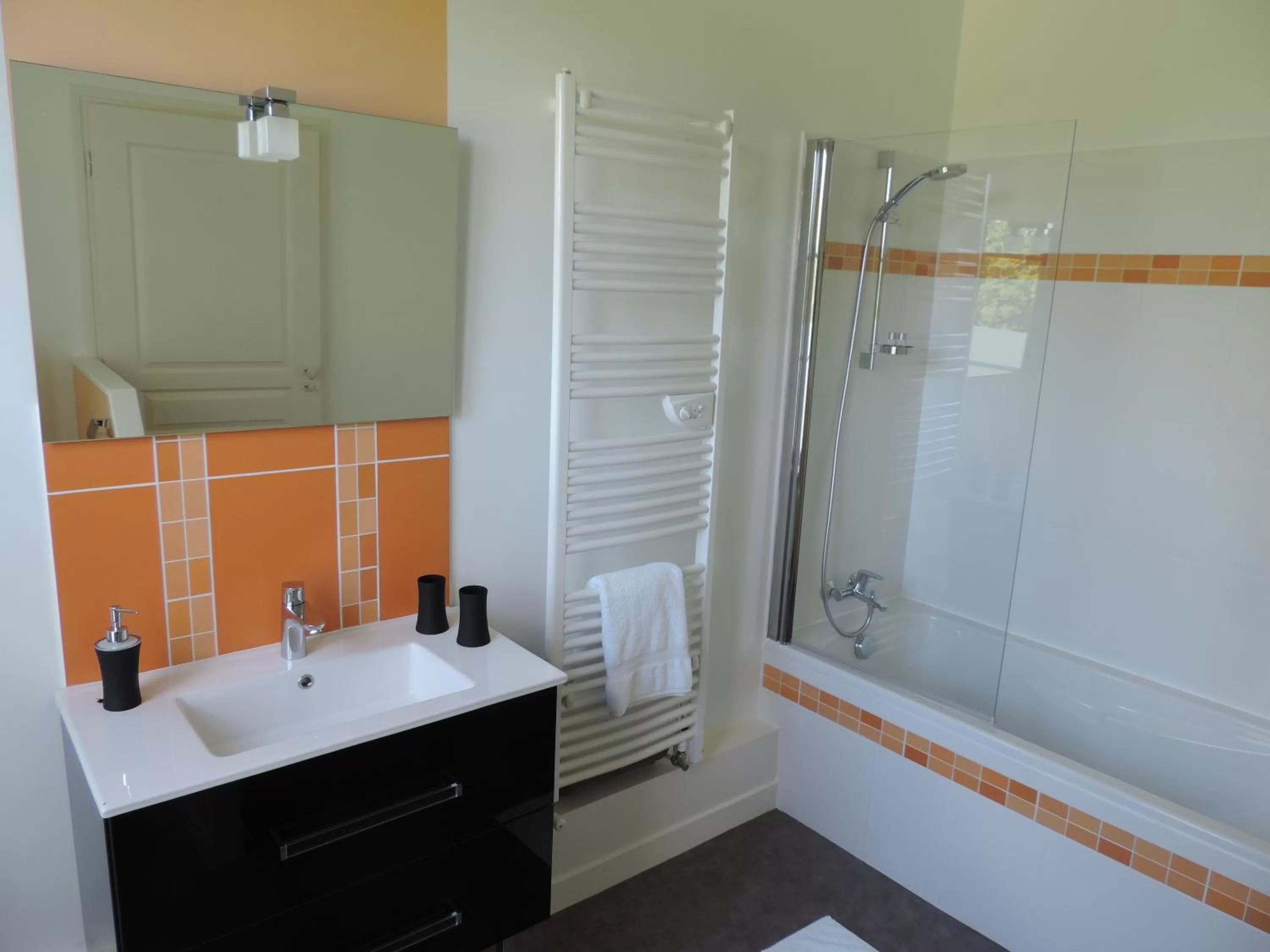 Bathroom in Cèdre et Charme