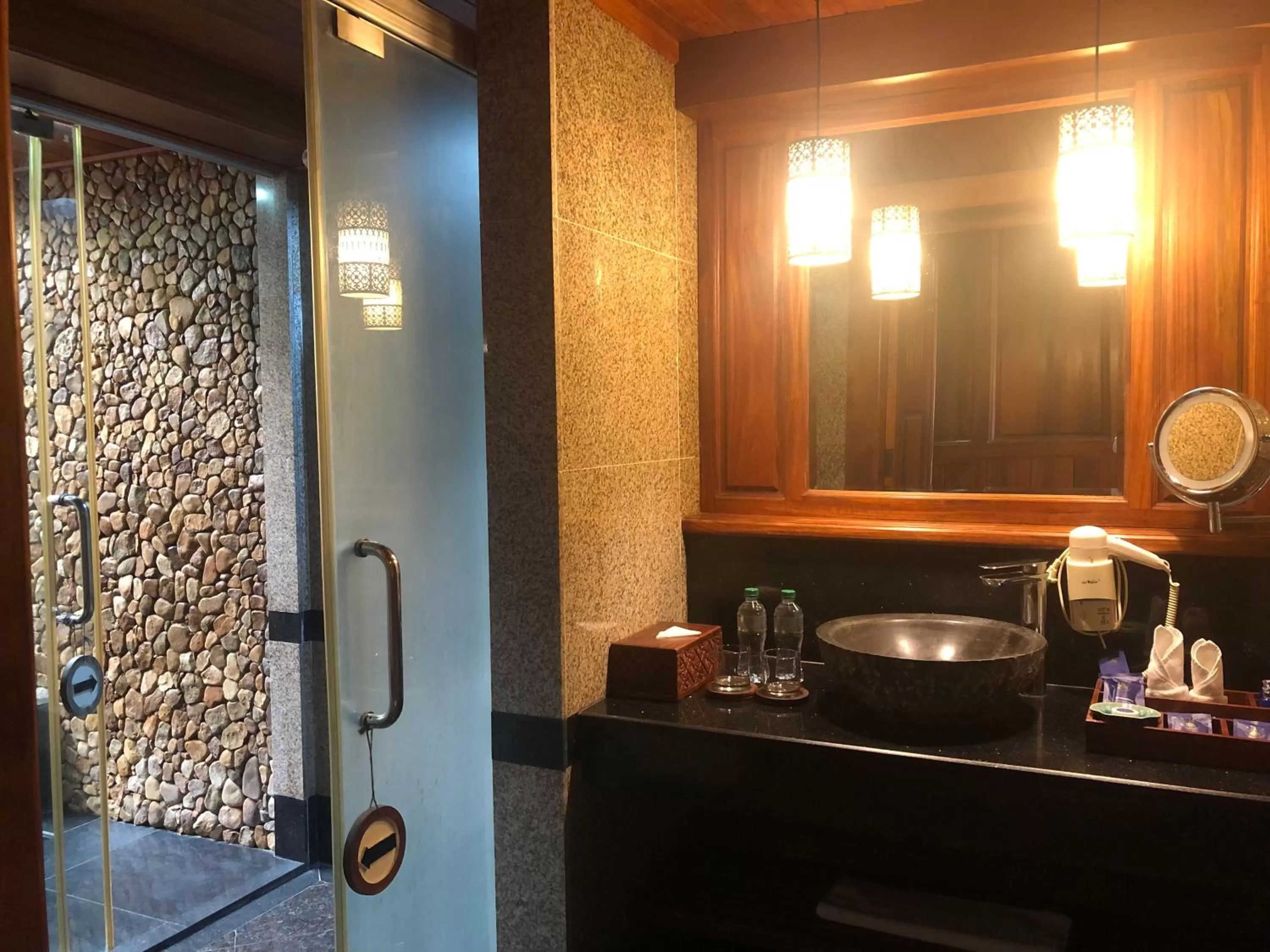 Bathroom in Try Palace Resort Kep