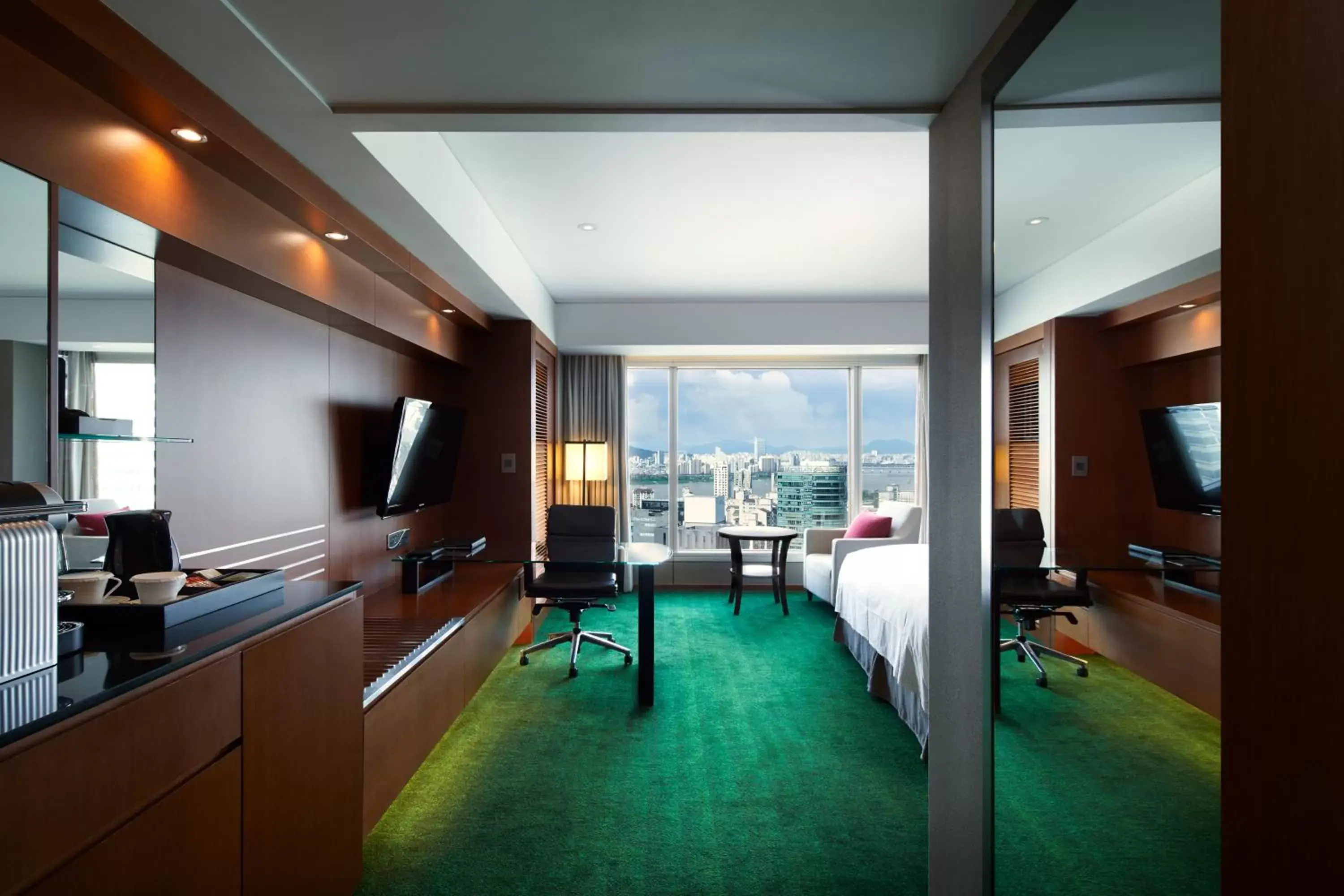 Classic Twin Room - High Floor in InterContinental Seoul COEX, an IHG Hotel Classic Twin Room - High Floor in InterContinental Seoul COEX, an IHG Hotel