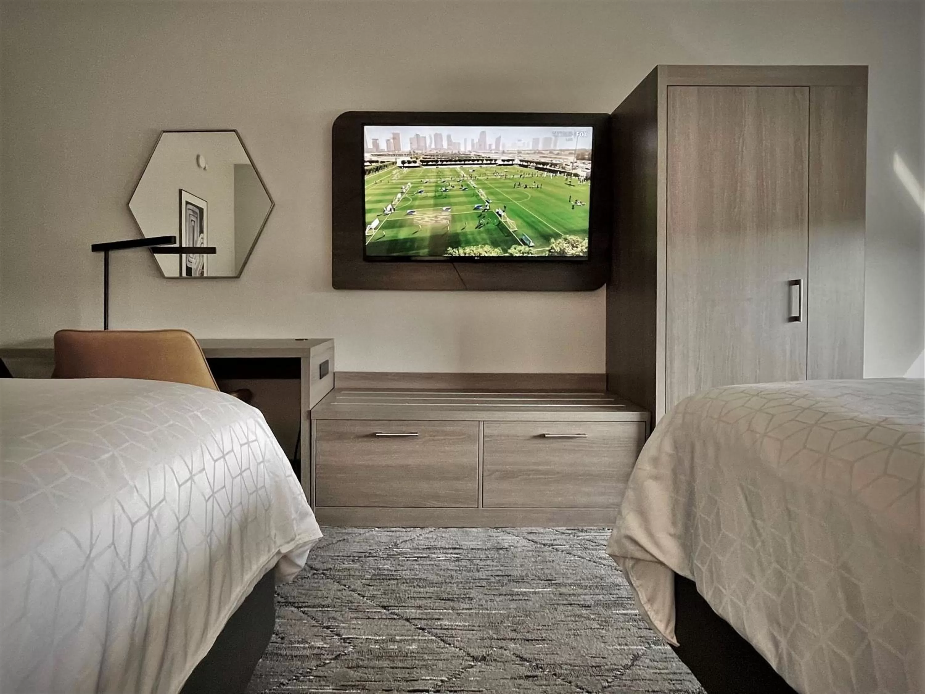 Photo of the whole room, Bed in Holiday Inn Express and Suites Tampa I-75 at Bruce B. Downs by IHG