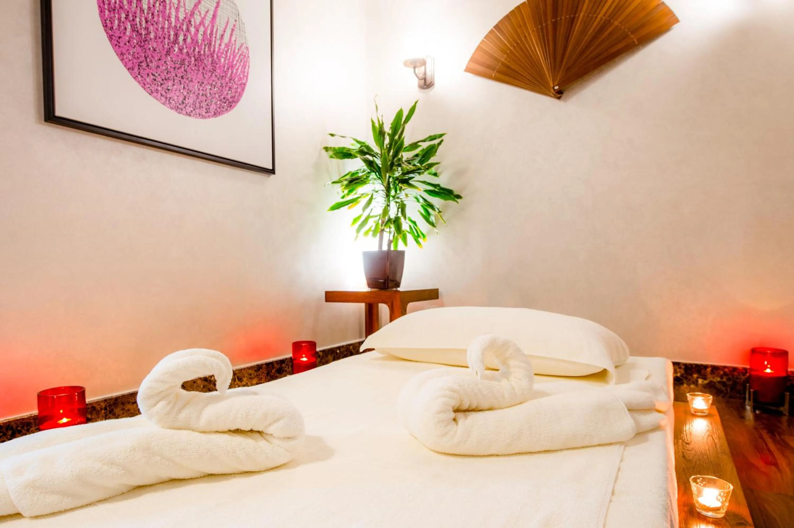 Massage, Bed in Ibis Abu Dhabi Gate