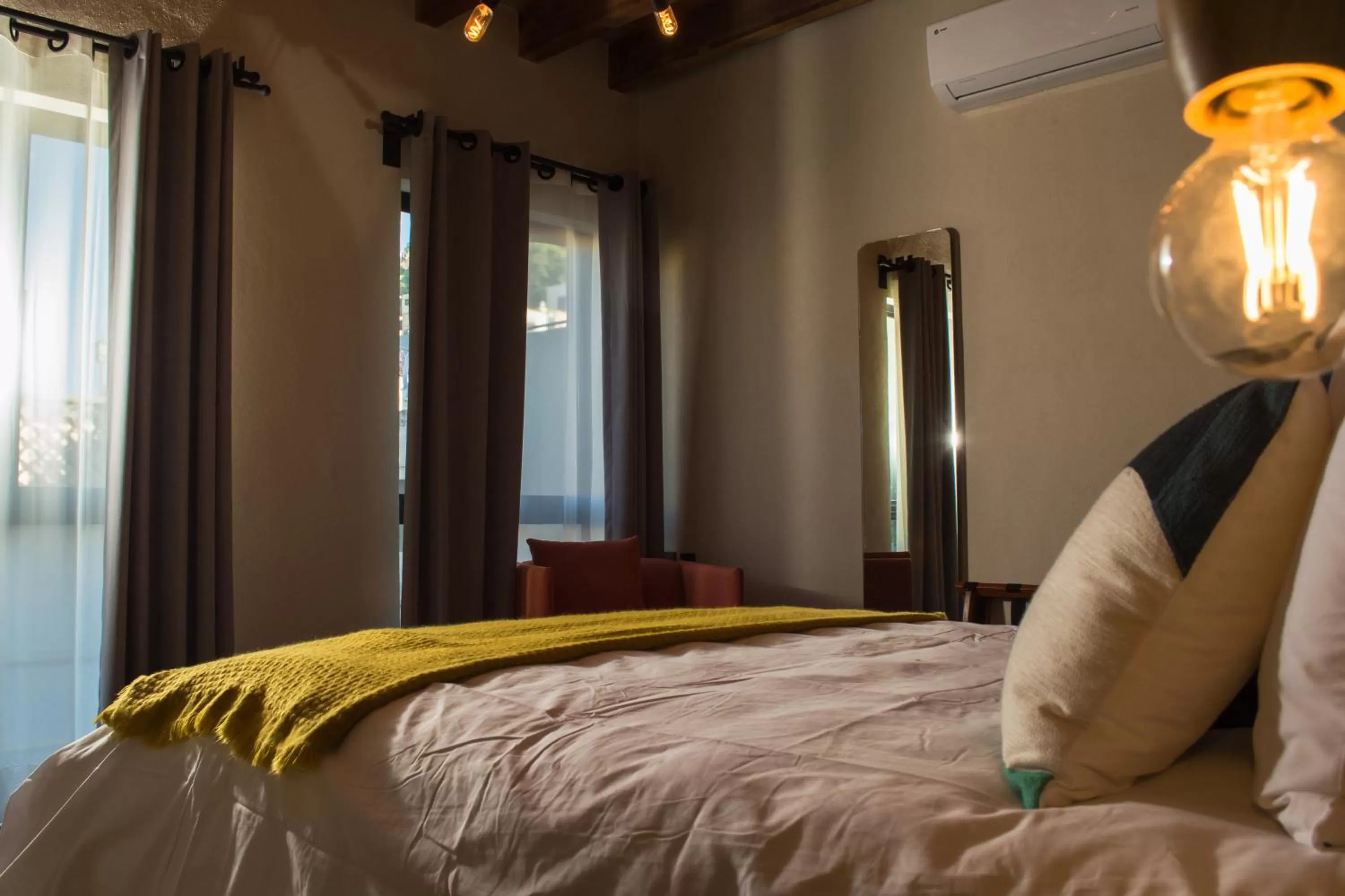 Bed in Antigua Trece Hotel Fusión & SPA