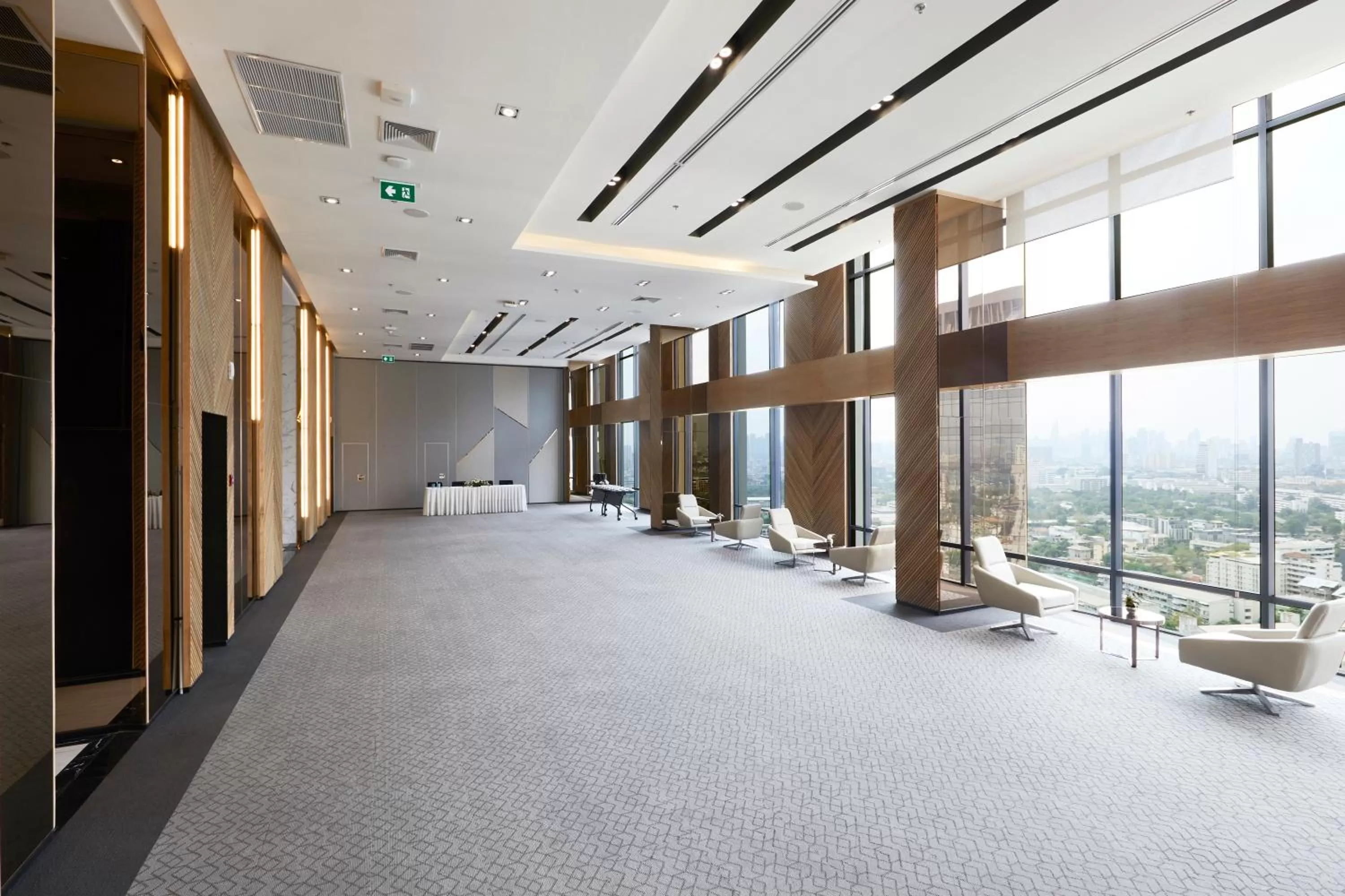 Business facilities in The Quarter Ari by UHG