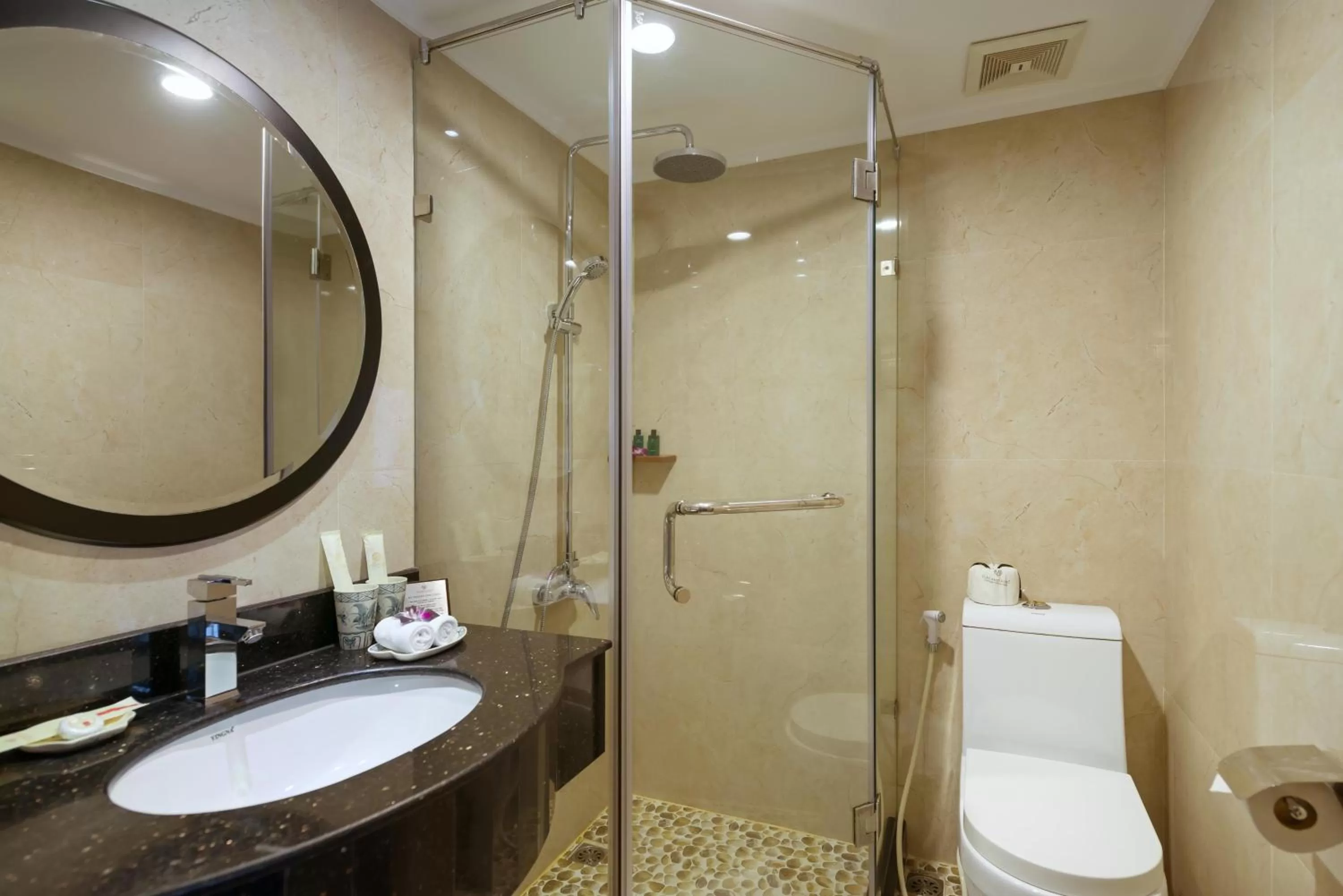 Bathroom in La Nueva Boutique Hotel Hanoi & Spa