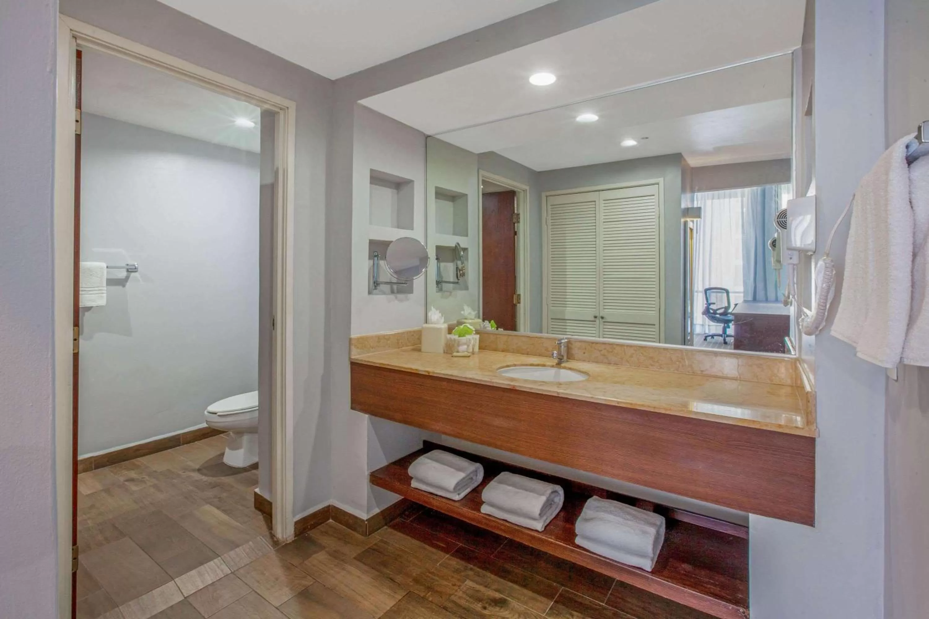 Bathroom in CHN Hotel Monterrey Centro, Trademark Collection by Wyndham