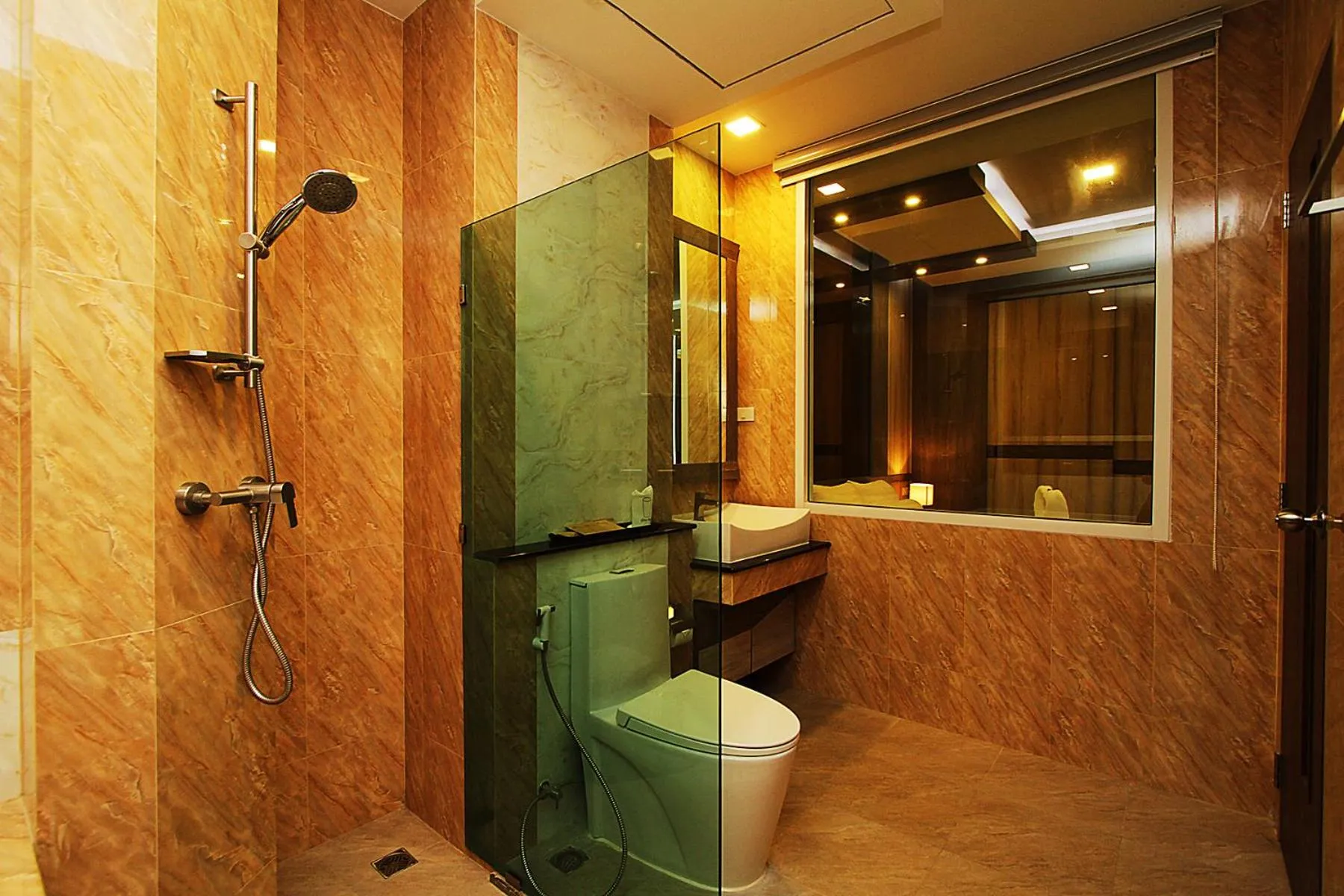 The Contrast i Hotel