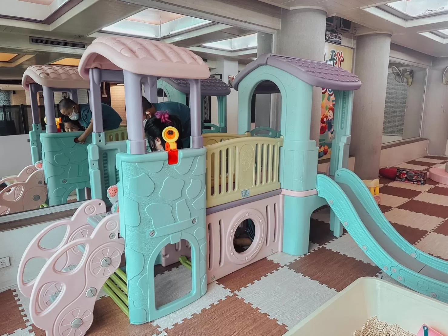 Kids's club in Hotel De Khuvieng