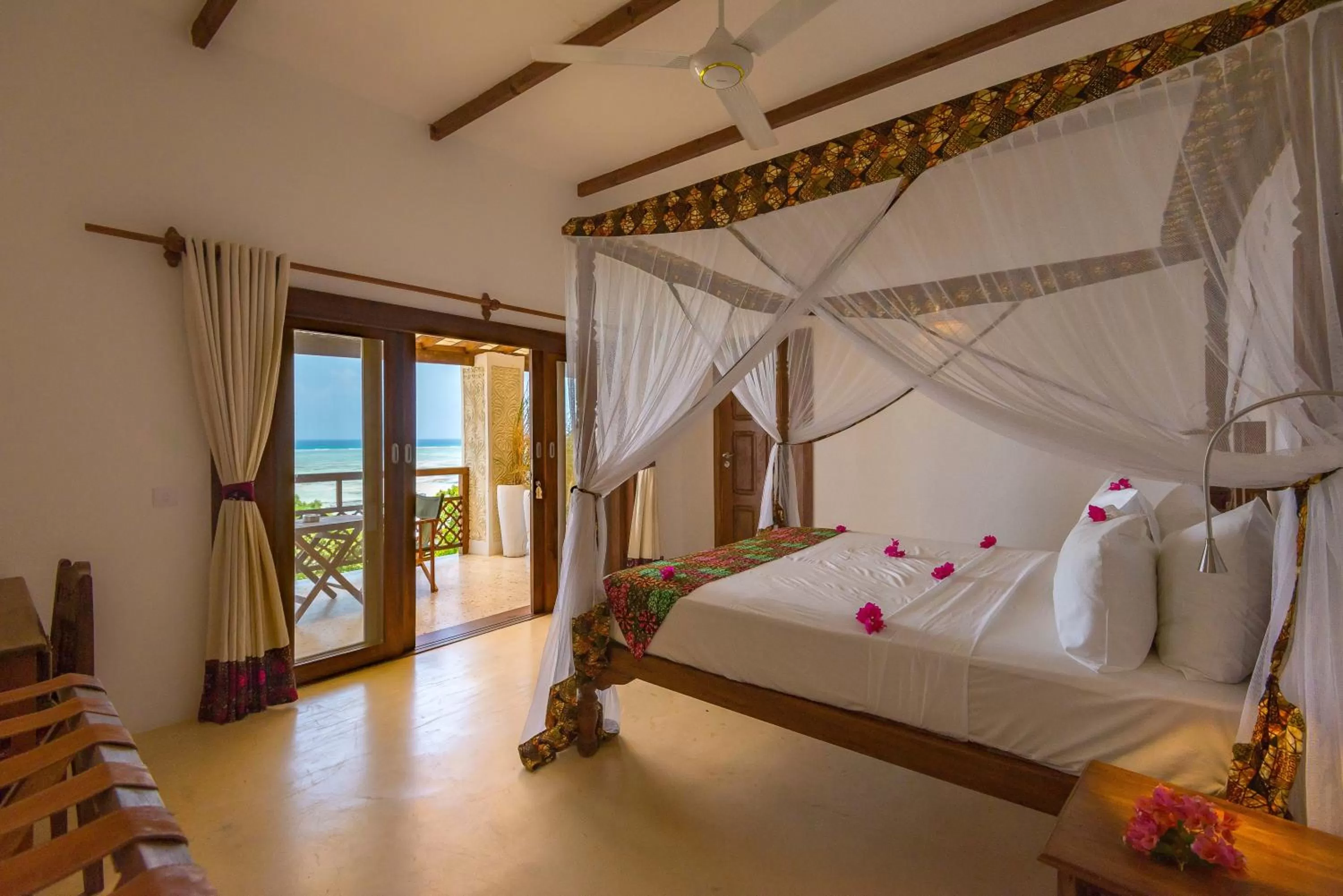 Photo of the whole room, Bed in Warere Beach