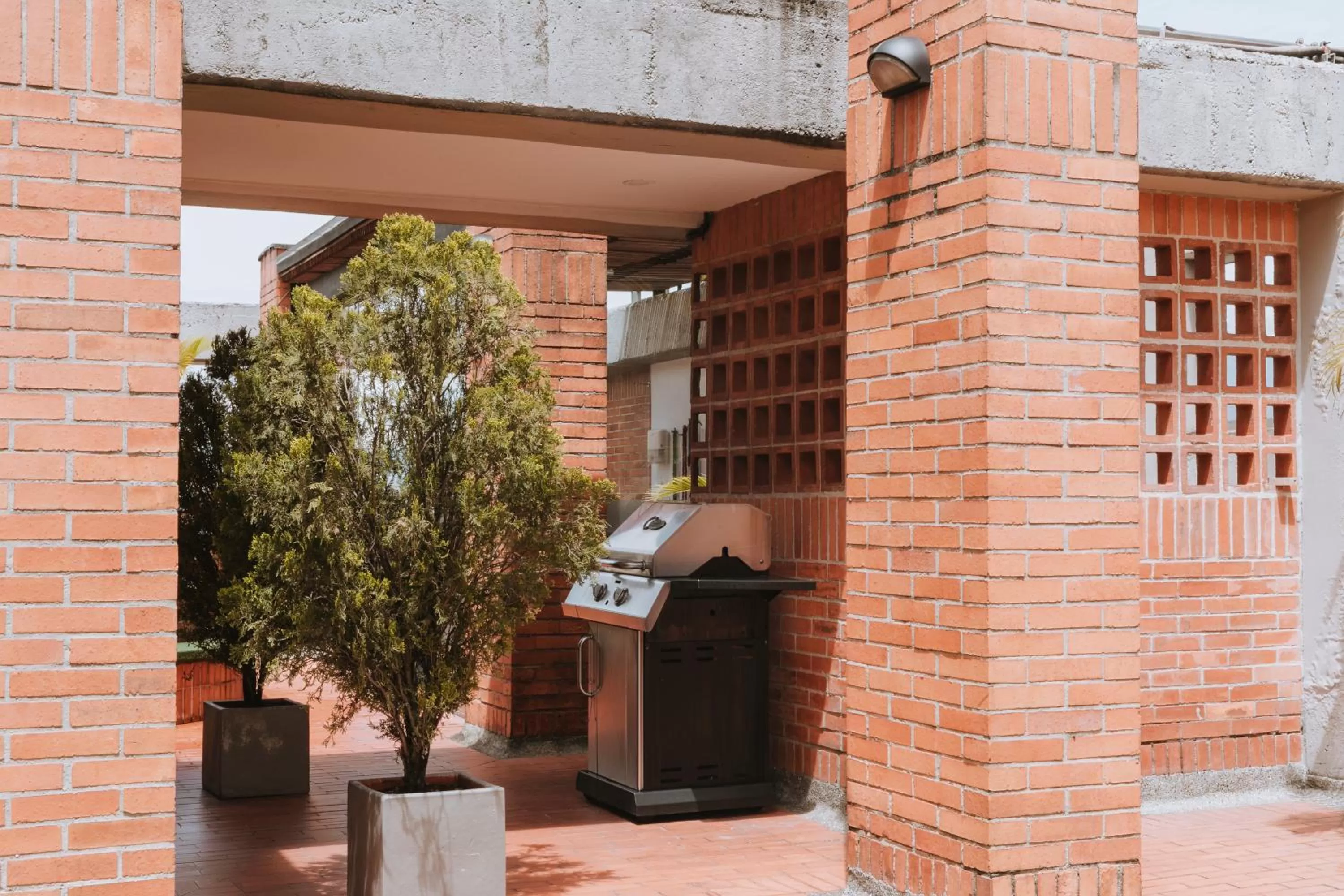 Solarium in Travelers Orange Suites