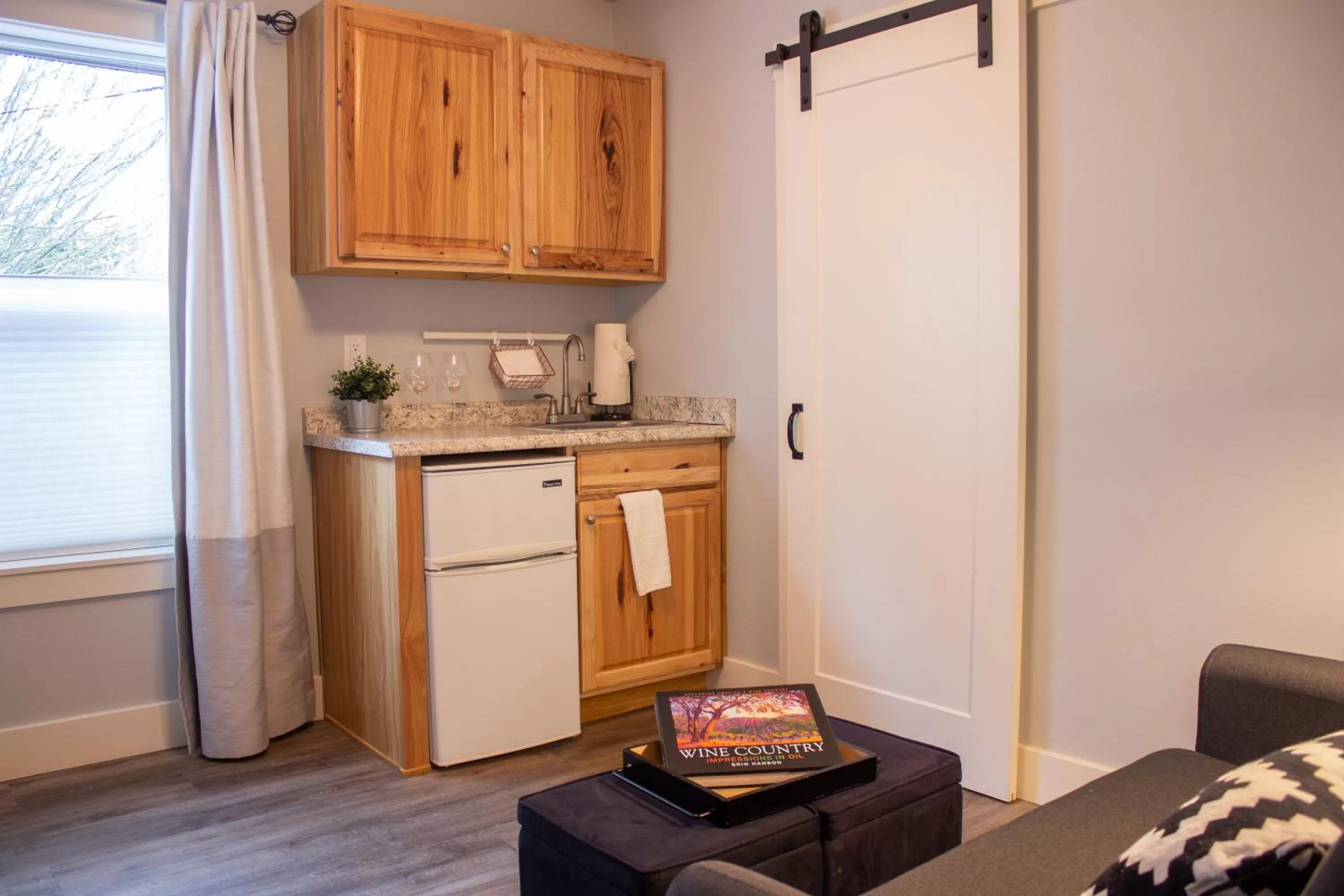 Kitchen or kitchenette, Kitchen/Kitchenette in Douglas On Third